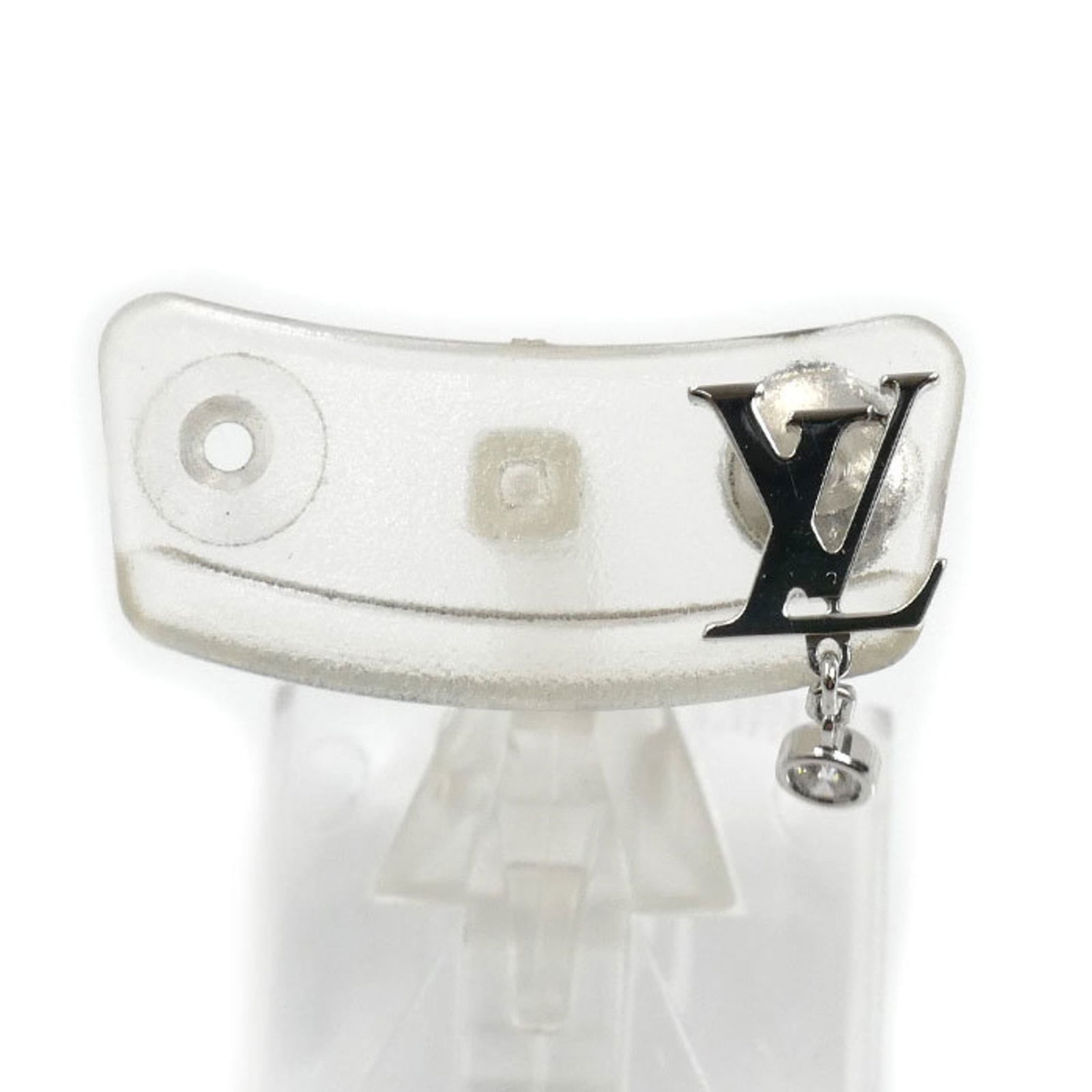 (18K) Louis Vuitton Stud Earrings White Gold: (18K) Louis Vuitton Stud Earrings White Gold This listing features (18K) Louis Vuitton Stud Earrings White Gold. Item specifics are provided below. Item Specifics: Brand: Louis Vuitton Type: Stud Earr