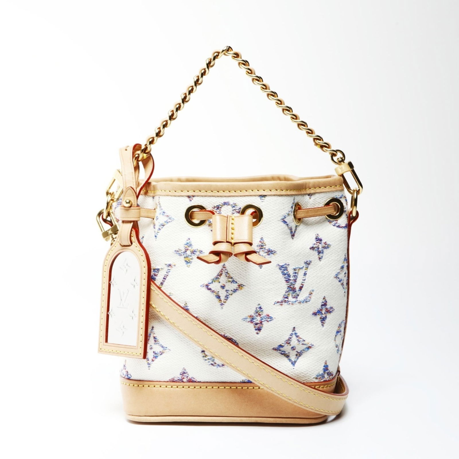 Jacquard Louis Vuitton Shoulder Bag: Jacquard Louis Vuitton Shoulder Bag This listing features Jacquard Louis Vuitton Shoulder Bag. Item specifics are provided below. Item Specifics: Brand: Louis Vuitton Type: Shoulder Bag Material: Jacq