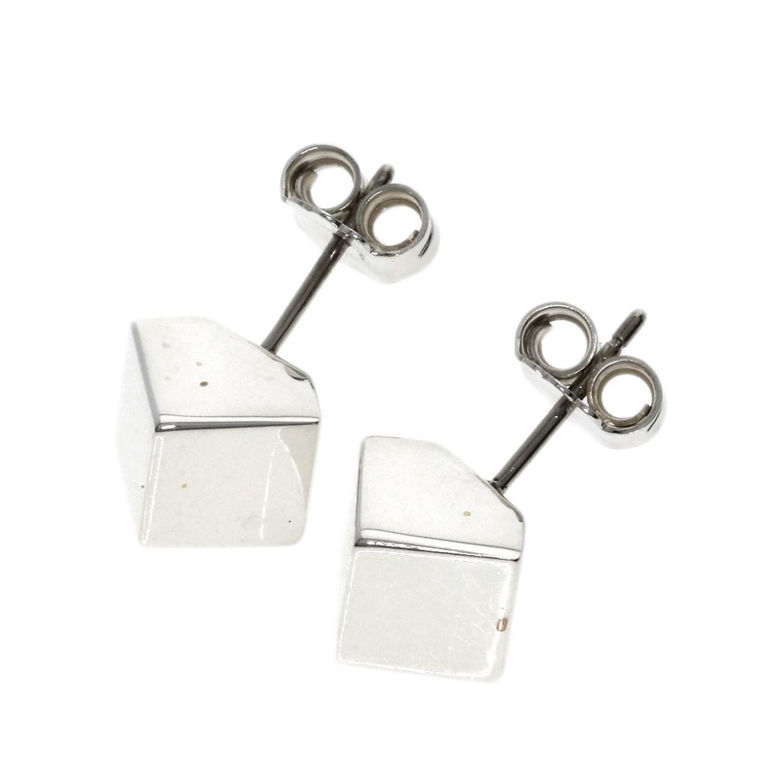 Silver TIFFANY&Co. Cube earring: Silver TIFFANY&Co. Cube earring This listing features Silver TIFFANY&Co. Cube earring. Item specifics are provided below. Item Specifics: Brand: TIFFANY&Co. Style: earring Material: Silver Metal: SV M