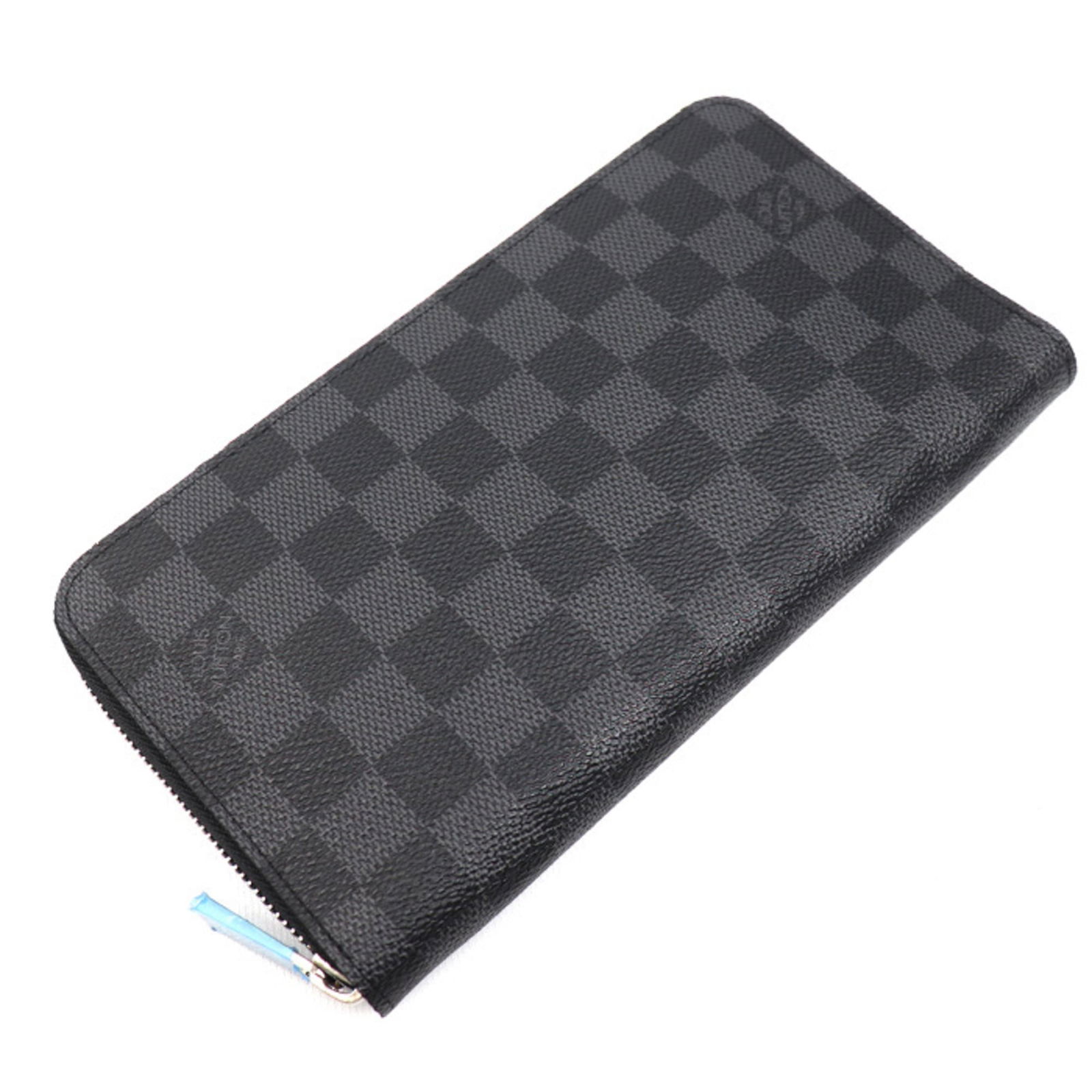Graphite Louis Vuitton Long Wallet (Bi-Fold) Damier: Graphite Louis Vuitton Long Wallet (Bi-Fold) Damier This listing features Graphite Louis Vuitton Long Wallet (Bi-Fold) Damier. Item specifics are provided below. Item Specifics: Brand: Louis Vuitton T