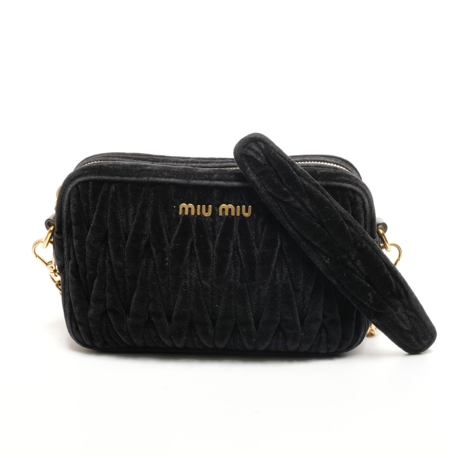 Bag Miu Shoulder: Bag Miu Shoulder This listing features Bag Miu Shoulder. Item specifics are provided below. Item Specifics: Brand: Miu Miu Type: Shoulder Bag Color: Black Gender: Women Size (Hxwxd): 12.5cm x 20cm x 5