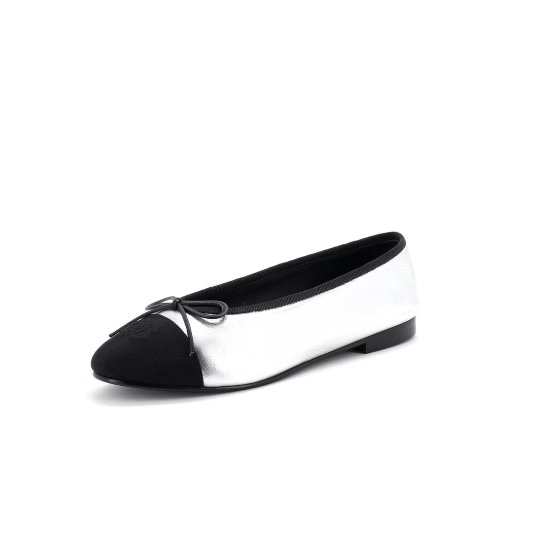 Grosgrain Chanel Women's CC Cap Toe Bow Ballerina Flats Leather with: Grosgrain Chanel Women's CC Cap Toe Bow Ballerina Flats Leather with This listing features Grosgrain Chanel Women's CC Cap Toe Bow Ballerina Flats Leather with. Item specifics are provided below. Item