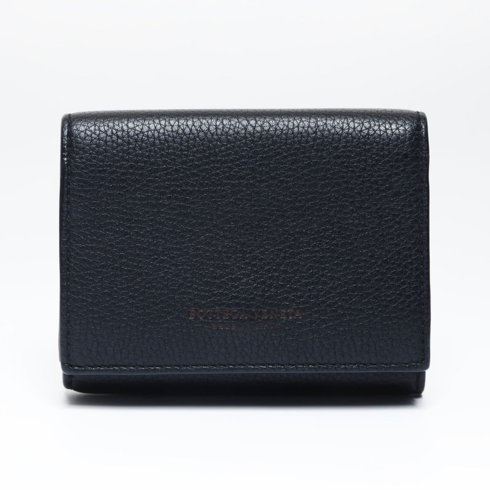 Leather Bottega Veneta Wallet (Tri-Fold): Leather Bottega Veneta Wallet (Tri-Fold) This listing features Leather Bottega Veneta Wallet (Tri-Fold). Item specifics are provided below. Item Specifics: Brand: Bottega Veneta Type: Wallet (Tri-Fold