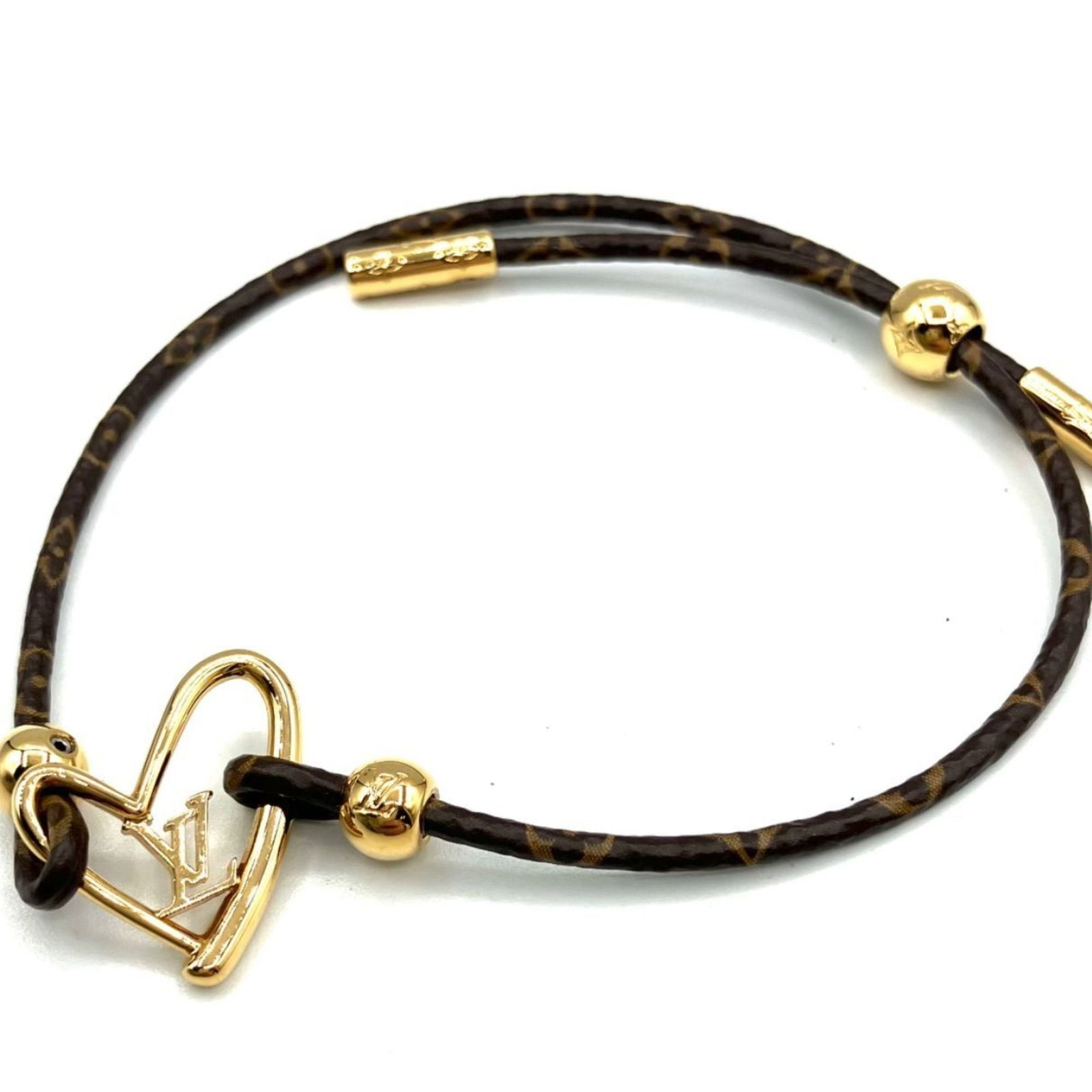 Bracelet Louis Vuitton Charm: Bracelet Louis Vuitton Charm This listing features Bracelet Louis Vuitton Charm. Item specifics are provided below. Item Specifics: Brand: Louis Vuitton Type: Charm Bracelet Gender: Women Color: Brown