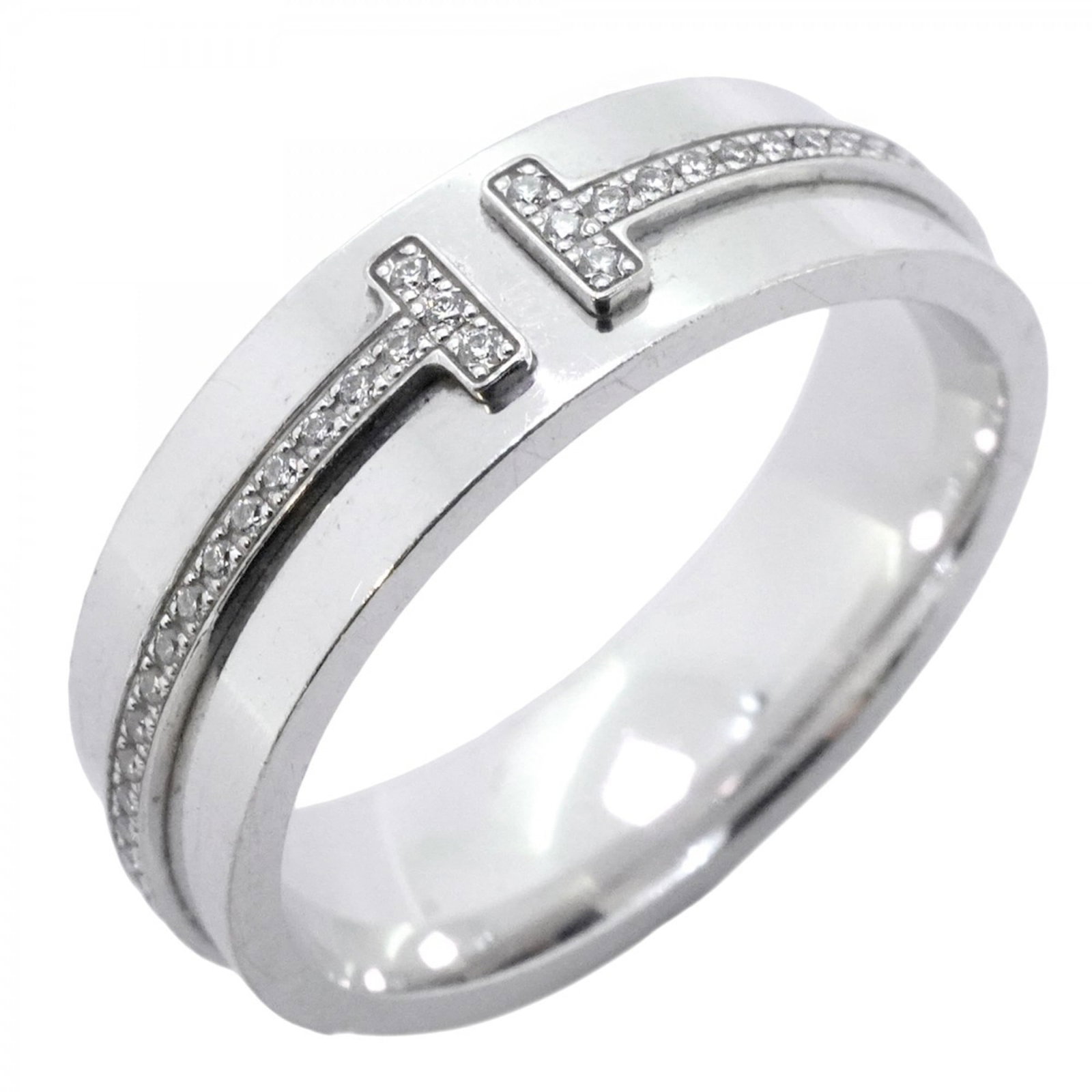(18K) Tiffany Band Ring White Gold: (18K) Tiffany Band Ring White Gold This listing features (18K) Tiffany Band Ring White Gold. Item specifics are provided below. Item Specifics: Brand: Tiffany Type: Band Ring Gender: Women Material: W