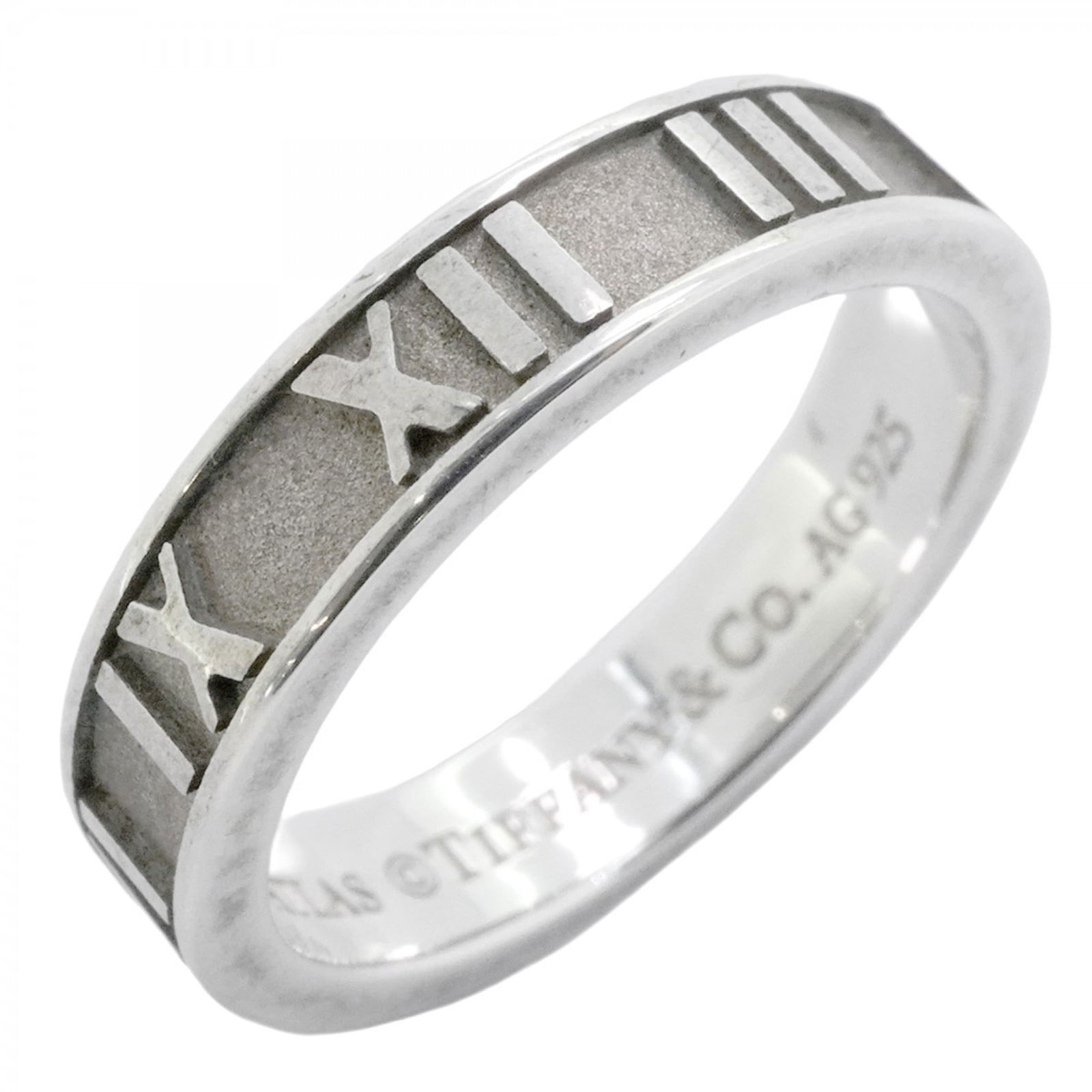 925 Tiffany Band Ring Silver: 925 Tiffany Band Ring Silver This listing features 925 Tiffany Band Ring Silver. Item specifics are provided below. Item Specifics: Brand: Tiffany Type: Band Ring Gender: Women Material: Silver 925 Us