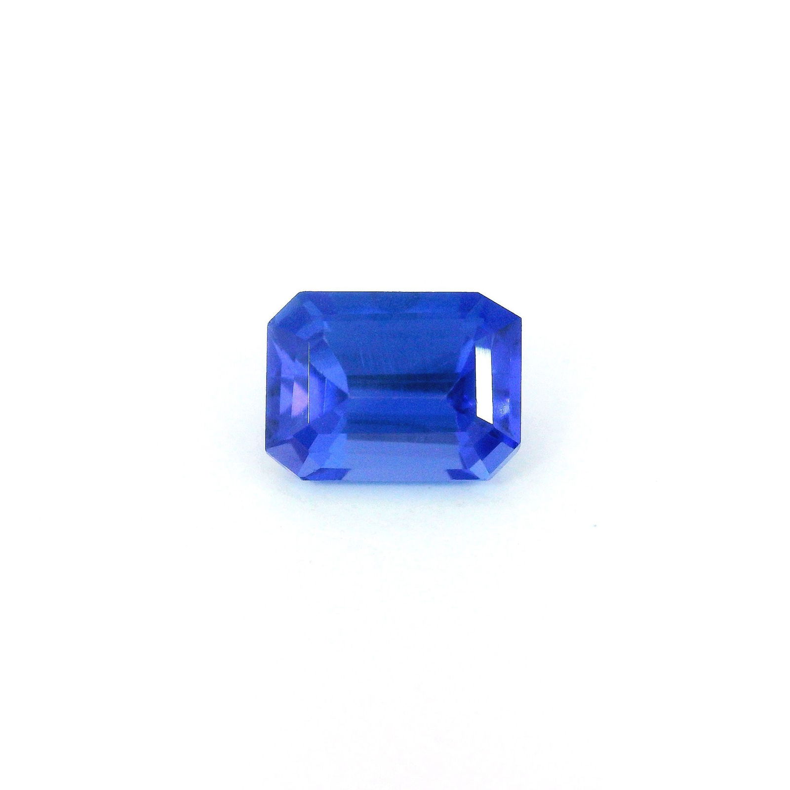 Loose Tanzanite Gemstone - IGI Octagonal 1.83ct Violet EC: Loose Tanzanite Gemstone - IGI Octagonal 1.83ct Violet EC This listing features Loose Tanzanite Gemstone - IGI Octagonal 1.83ct Violet EC. Item specifics are provided below. Item Specifics: Type: