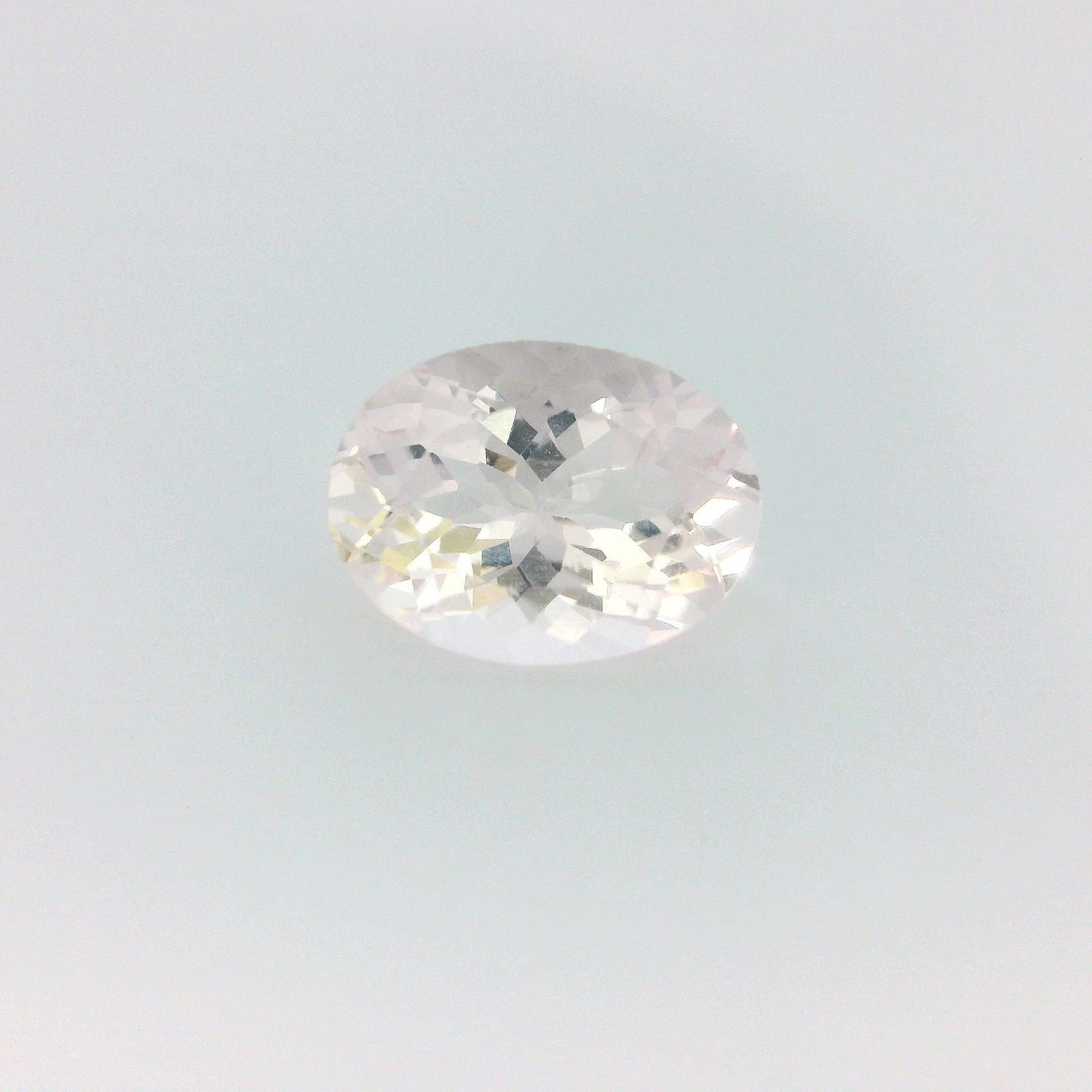 Loose Morganite Gemstone - GSI Oval 2.31ct Pink EC: Loose Morganite Gemstone - GSI Oval 2.31ct Pink EC This listing features Loose Morganite Gemstone - GSI Oval 2.31ct Pink EC. Item specifics are provided below. Item Specifics: Type: Morganite Carat: 2