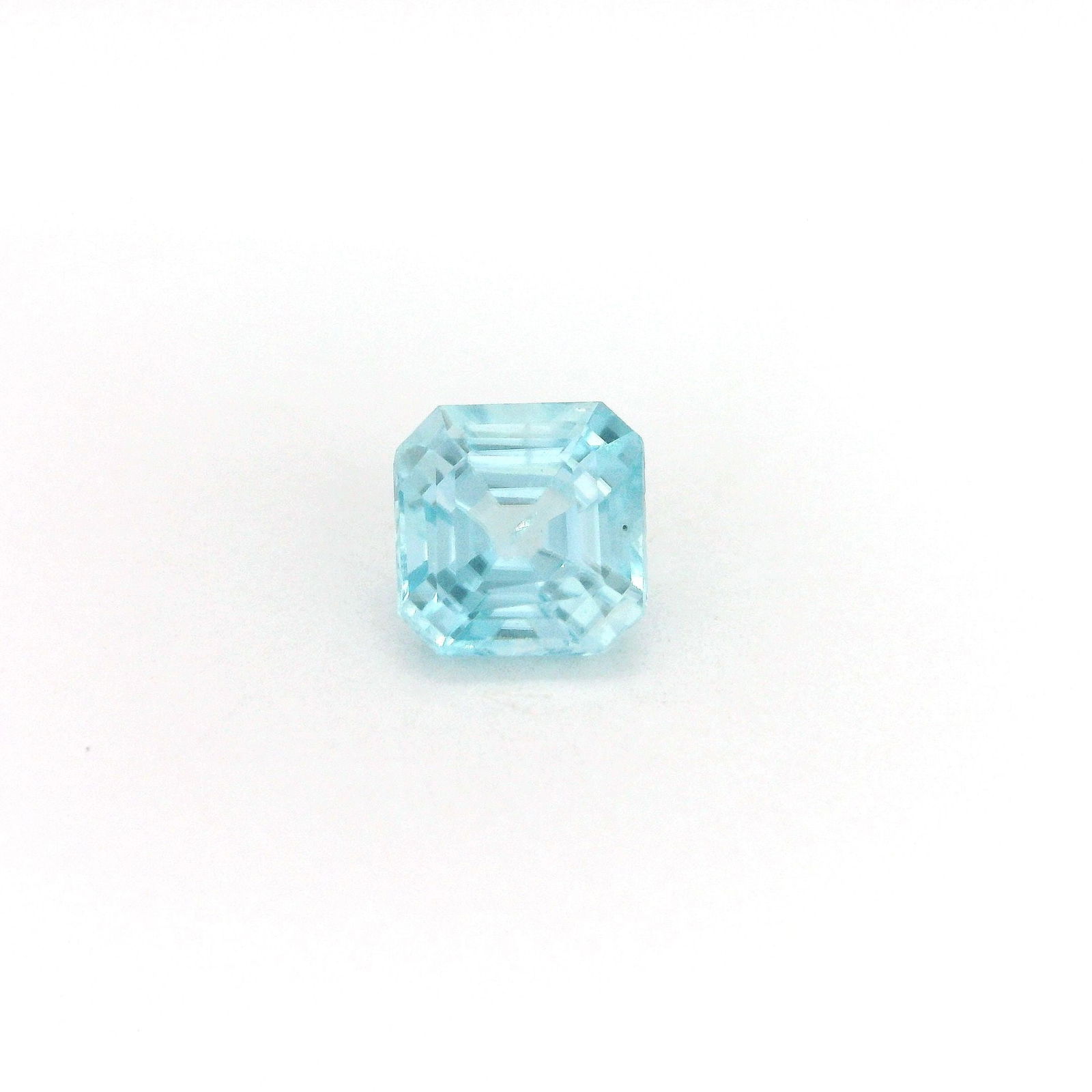 Loose Zircon Gemstone - GSI Octagonal 1.45ct Blue SI: Loose Zircon Gemstone - GSI Octagonal 1.45ct Blue SI This listing features Loose Zircon Gemstone - GSI Octagonal 1.45ct Blue SI. Item specifics are provided below. Item Specifics: Type: Zircon Carat: