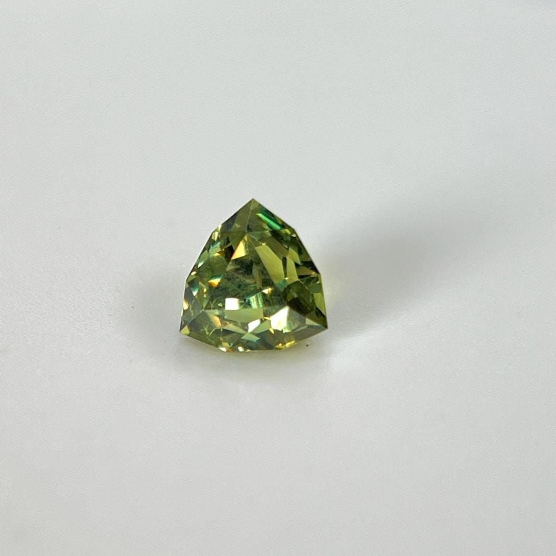 Loose Garnet Gemstone - Trilliant 1.352ct Green SI: Loose Garnet Gemstone - Trilliant 1.352ct Green SI This listing features Loose Garnet Gemstone - Trilliant 1.352ct Green SI. Item specifics are provided below. Item Specifics: Type: Garnet Carat: