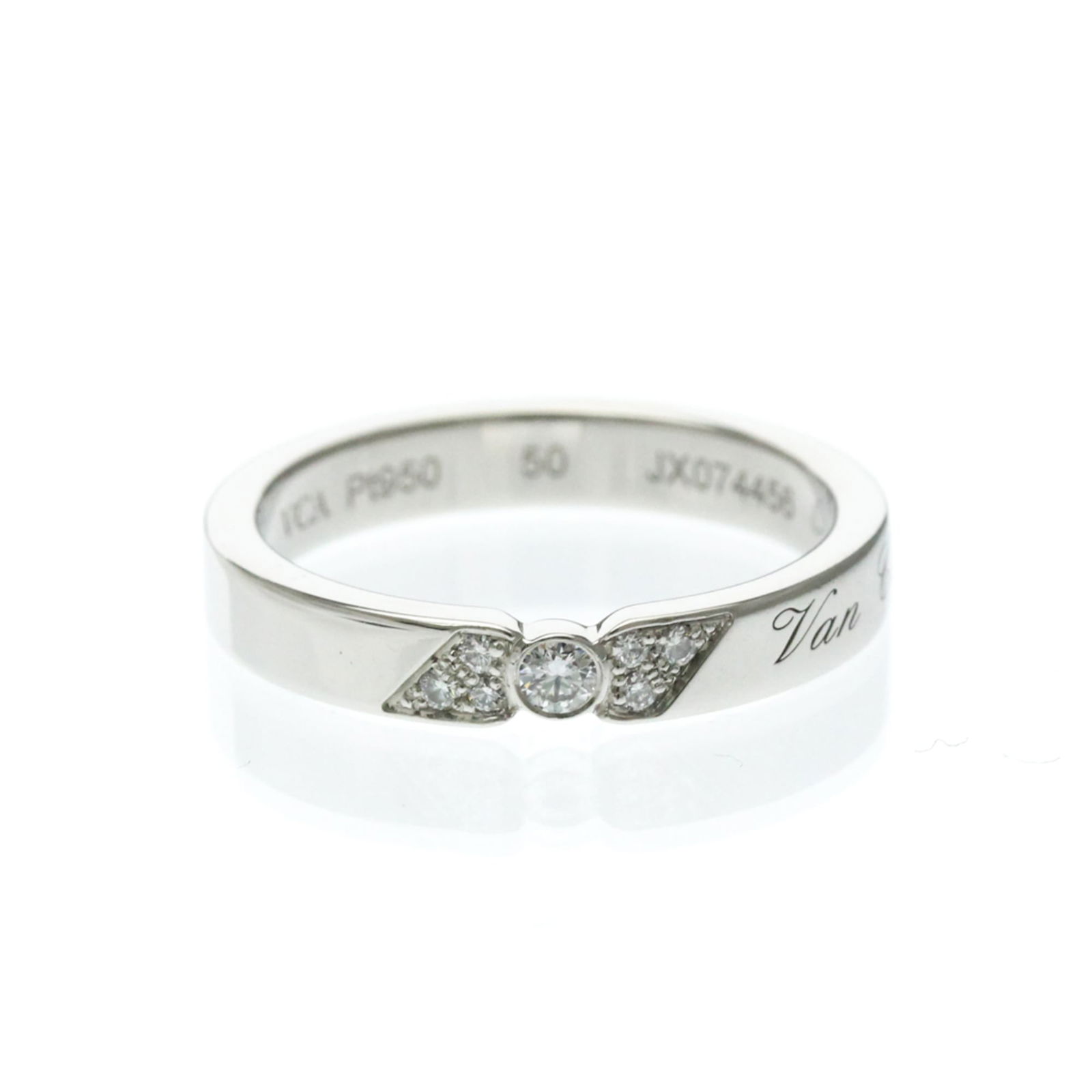 Platinum Van Cleef & Arpels Band Ring: Platinum Van Cleef & Arpels Band Ring This listing features Platinum Van Cleef & Arpels Band Ring. Item specifics are provided below. Item Specifics: Brand: Van Cleef & Arpels Type: Band Ring Style: F