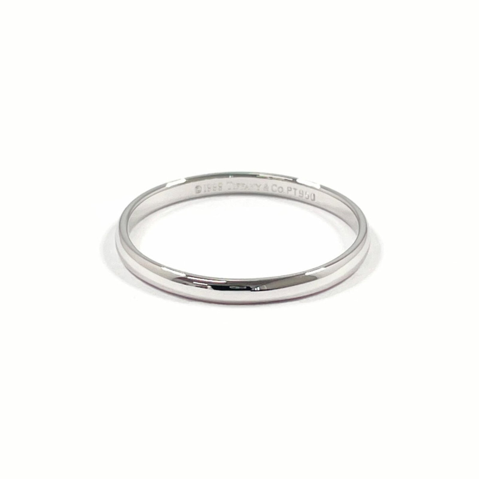 950 Tiffany Band Ring Platinum: 950 Tiffany Band Ring Platinum This listing features 950 Tiffany Band Ring Platinum. Item specifics are provided below. Item Specifics: Brand: Tiffany Type: Band Ring Gender: Men Color: Silver Materia