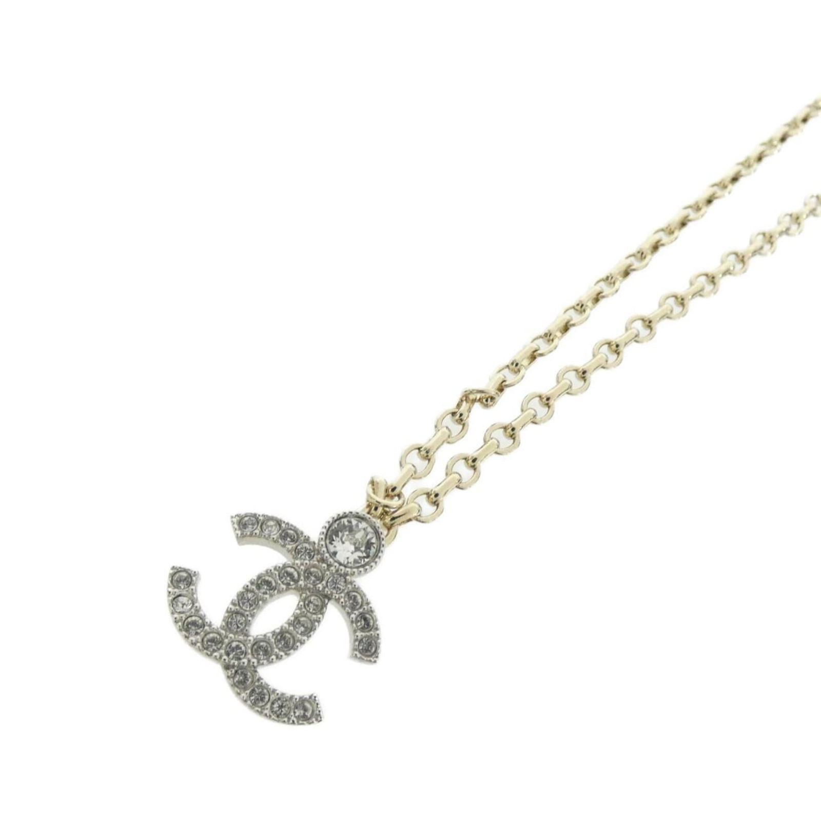 Necklace Chanel ABC147: Necklace Chanel ABC147 This listing features Necklace Chanel ABC147. Item specifics are provided below. Item Specifics: Brand: Chanel Necklace Type: Necklace Gender: Women Color: Gold, Silver Neck Cir