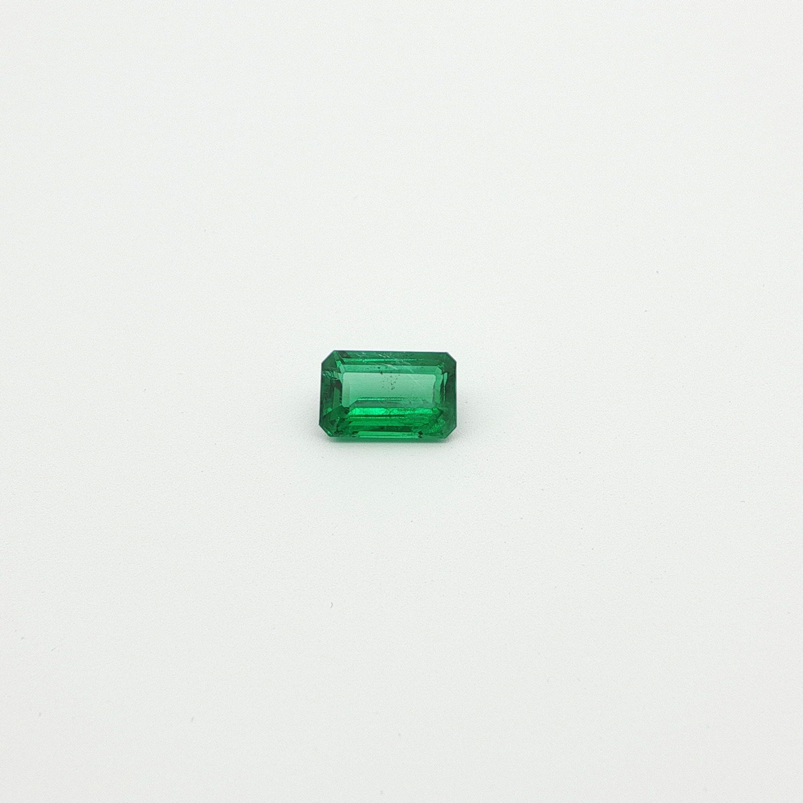 Loose Emerald Gemstone - GSI Octagonal 1.73ct Green SI: Loose Emerald Gemstone - GSI Octagonal 1.73ct Green SI This listing features Loose Emerald Gemstone - GSI Octagonal 1.73ct Green SI. Item specifics are provided below. Item Specifics: Type: Emerald Ca