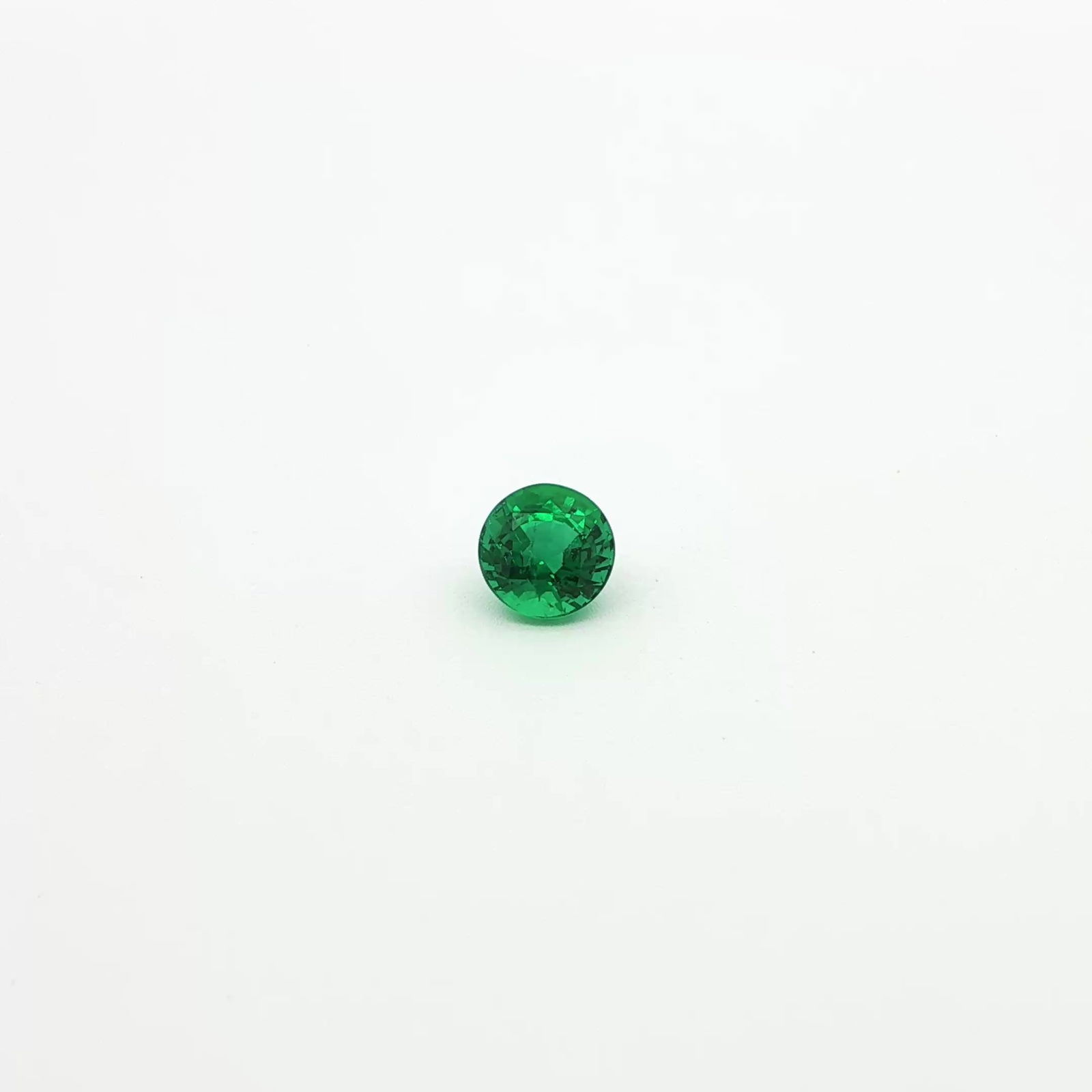 Loose Emerald Gemstone - GSI Round 1.07ct Green SI: Loose Emerald Gemstone - GSI Round 1.07ct Green SI This listing features Loose Emerald Gemstone - GSI Round 1.07ct Green SI. Item specifics are provided below. Item Specifics: Type: Emerald Carat: