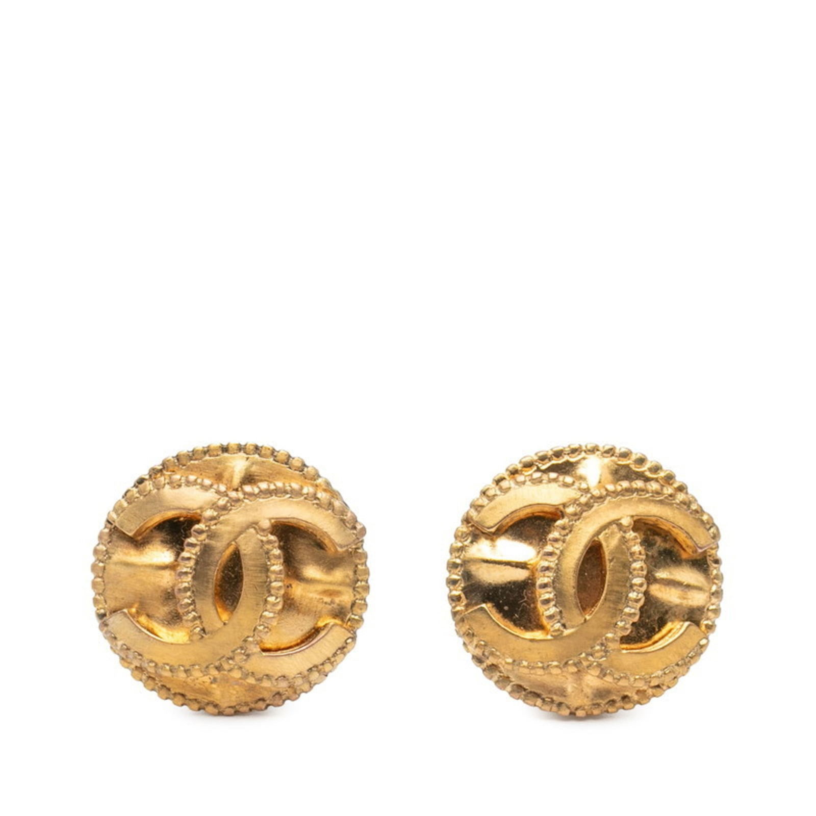 Plating Chanel Clip Earrings Gold: Plating Chanel Clip Earrings Gold This listing features Plating Chanel Clip Earrings Gold. Item specifics are provided below. Item Specifics: Brand: Chanel Type: Clip Earrings Gender: Women