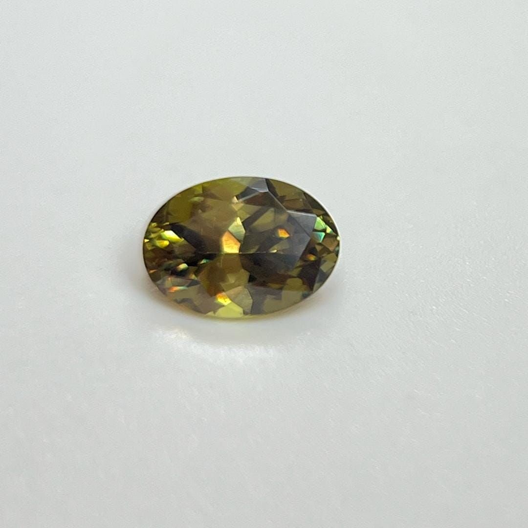 Loose Garnet Gemstone - Oval 1.6ct Green SI: Loose Garnet Gemstone - Oval 1.6ct Green SI This listing features Loose Garnet Gemstone - Oval 1.6ct Green SI. Item specifics are provided below. Item Specifics: Type: Garnet Carat: 1.6 Cut: Faceted C