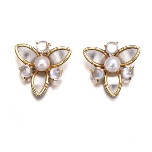 Platinum Pearl 3.0Mm Moonstone Flower Earrings 18K 750 Yellow Gold/ 850: Platinum Pearl 3.0Mm Moonstone Flower Earrings 18K 750 Yellow Gold/ 850 This listing features Platinum Pearl 3.0Mm Moonstone Flower Earrings 18K 750 Yellow Gold/ 850. Item specifics are provided below