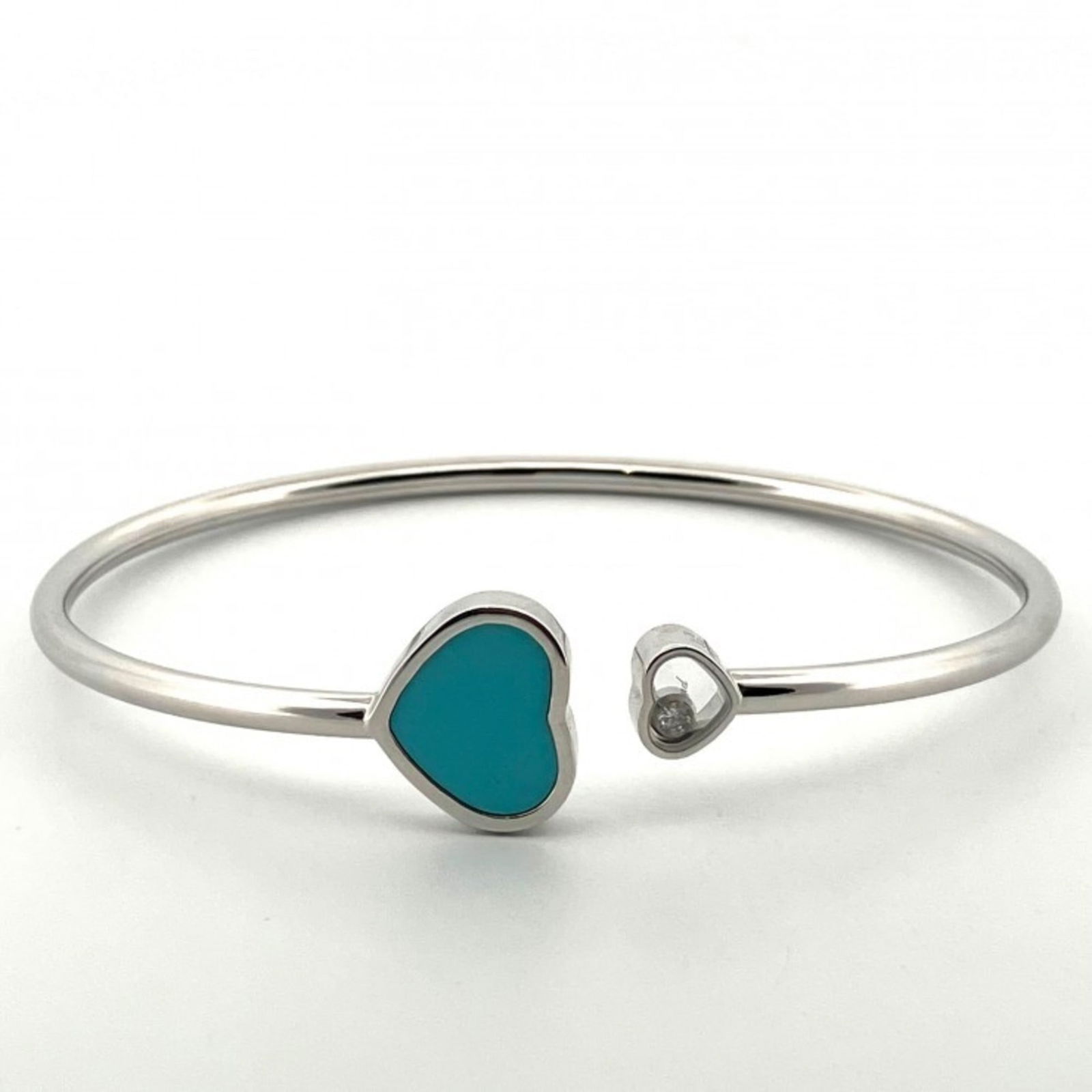 (18K) Chopard Bangle White Gold: (18K) Chopard Bangle White Gold This listing features (18K) Chopard Bangle White Gold. Item specifics are provided below. Item Specifics: Brand: Chopard Type: Bangle Style: Casual Gender: Women Materi