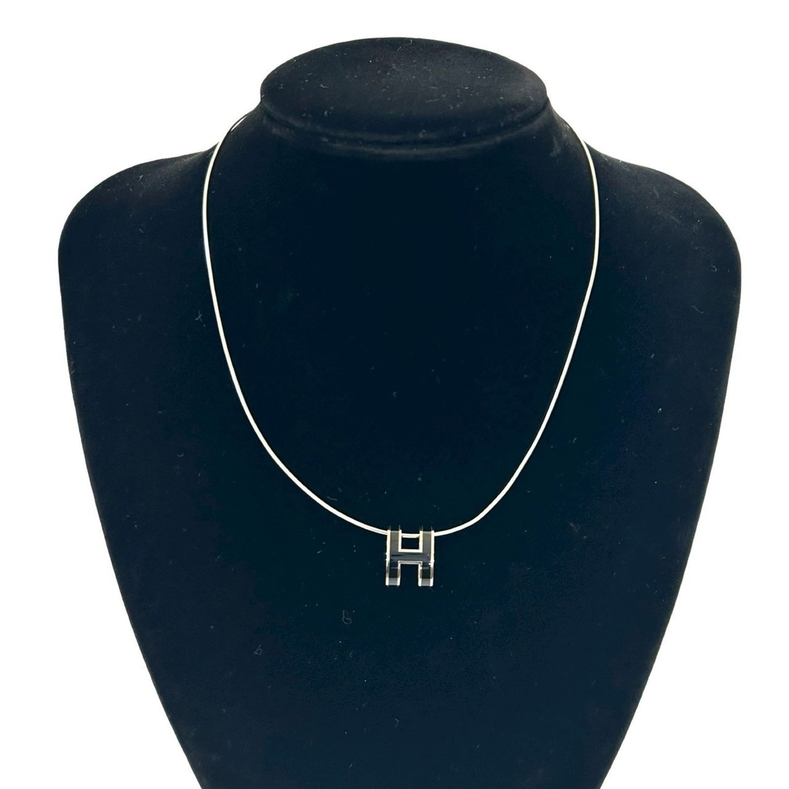 53329 HERMES Herms Case d'Ache H Cube Silver 925 Necklace Pendant Black: 53329 HERMES Herms Case d'Ache H Cube Silver 925 Necklace Pendant Black This listing features 53329 HERMES Herms Case d'Ache H Cube Silver 925 Necklace Pendant Black. Item specifics are provided below