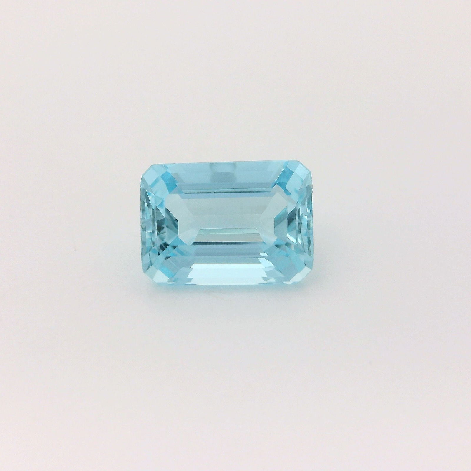 Loose Aquamarine Gemstone - GSI Octagonal 2.22ct Blue EC: Loose Aquamarine Gemstone - GSI Octagonal 2.22ct Blue EC This listing features Loose Aquamarine Gemstone - GSI Octagonal 2.22ct Blue EC. Item specifics are provided below. Item Specifics: Type: