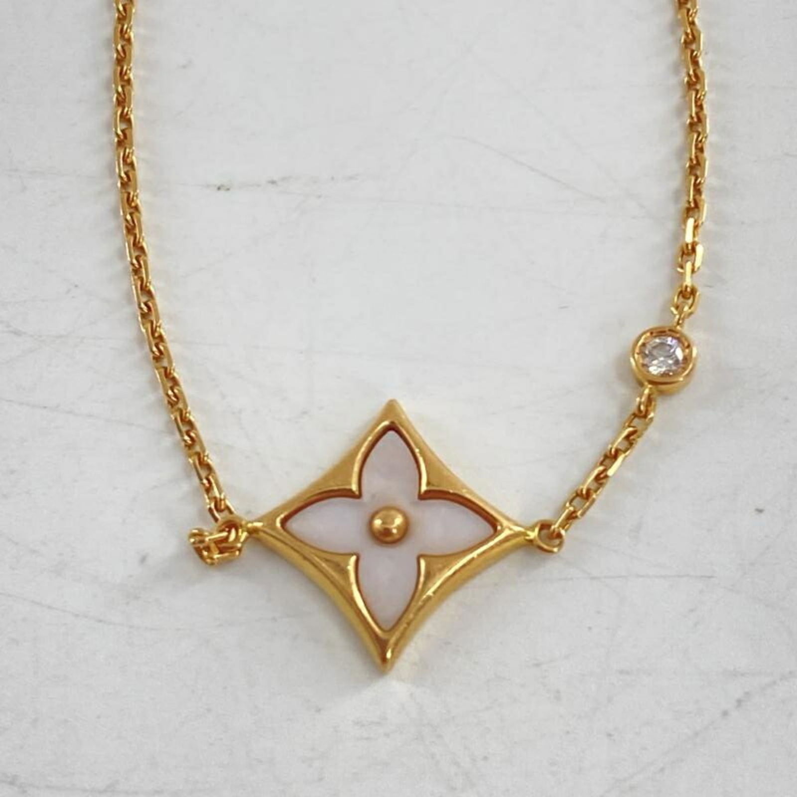 (18K) Louis Vuitton Charm Bracelet Pink Gold: (18K) Louis Vuitton Charm Bracelet Pink Gold This listing features (18K) Louis Vuitton Charm Bracelet Pink Gold. Item specifics are provided below. Item Specifics: Brand: Louis Vuitton Type: Charm Bra