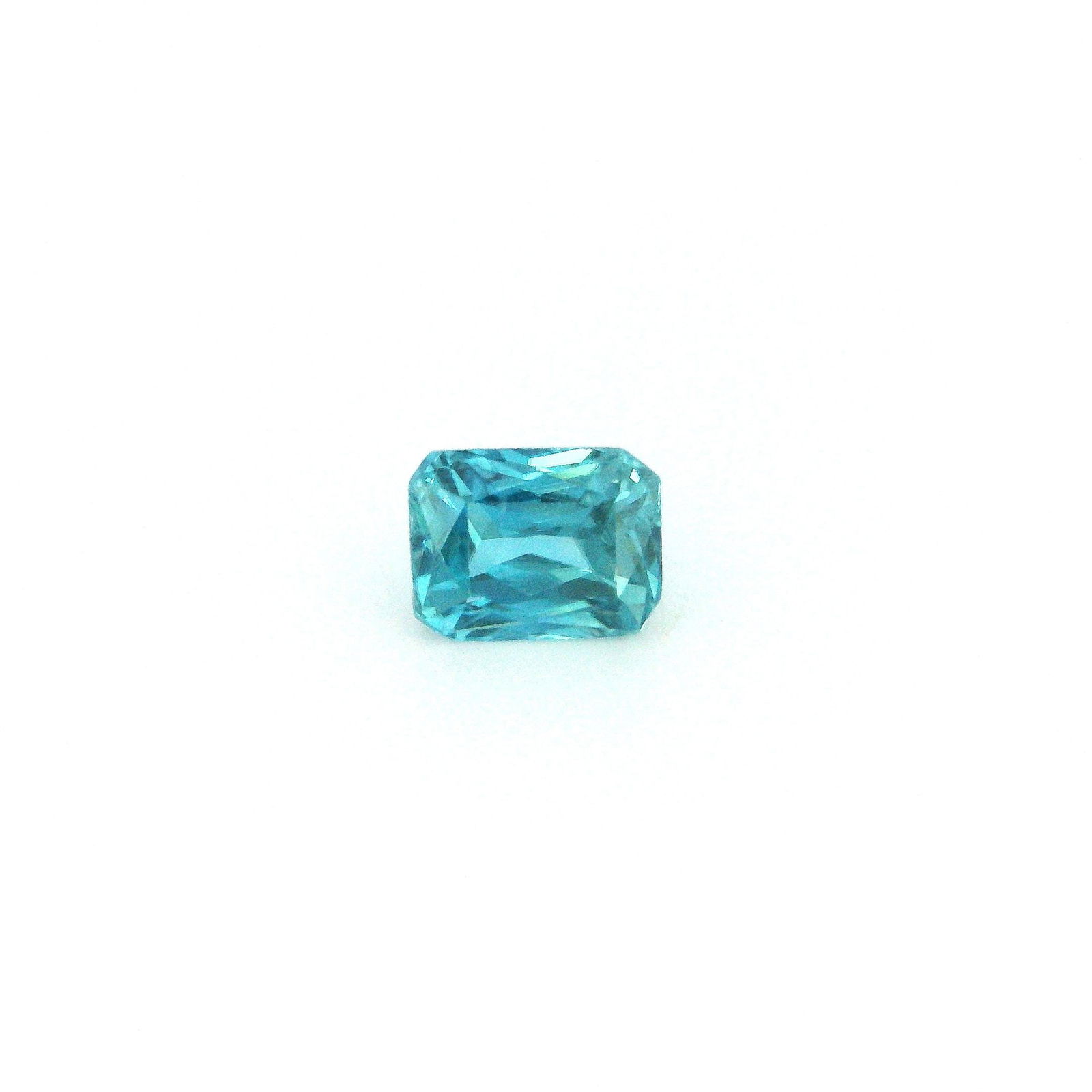Loose Zircon Gemstone - GSI Octagonal 1.45ct Blue SI: Loose Zircon Gemstone - GSI Octagonal 1.45ct Blue SI This listing features Loose Zircon Gemstone - GSI Octagonal 1.45ct Blue SI. Item specifics are provided below. Item Specifics: Type: Zircon Carat: