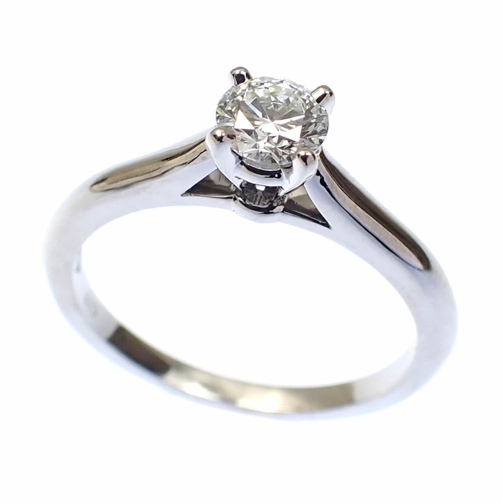 950 Cartier Band Ring Platinum: 950 Cartier Band Ring Platinum This listing features 950 Cartier Band Ring Platinum. Item specifics are provided below. Item Specifics: Brand: Cartier Type: Band Ring Gender: Women Color: Platinum Mat