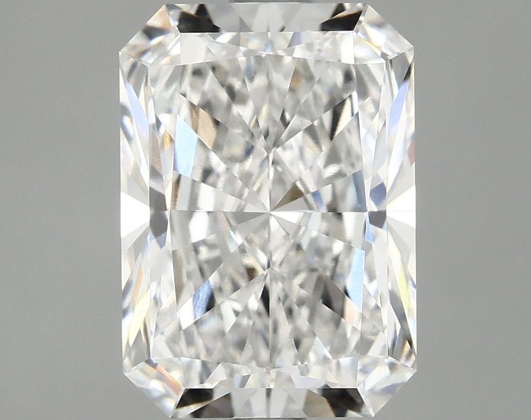 Loose Lab Diamond - IGI Radiant 3.07ct E VVS2: Loose Lab Diamond - IGI Radiant 3.07ct E VVS2 This listing features Loose Lab Diamond - IGI Radiant 3.07ct E VVS2. Item specifics are provided below. Item Specifics: Source: This Is A Real Diamond Gro