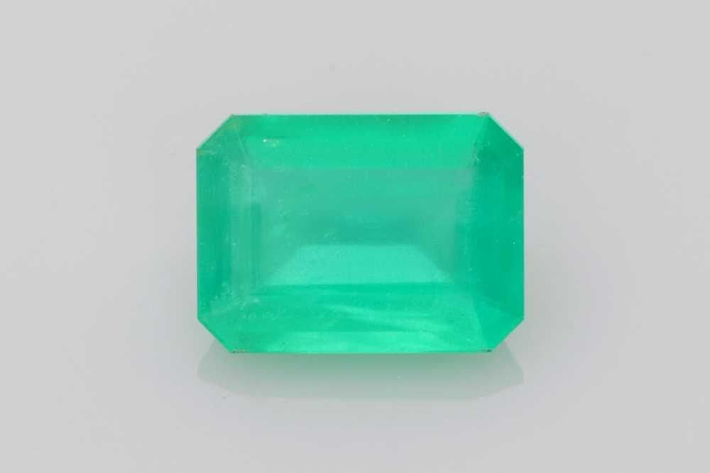 Loose Emerald Gemstone - Emerald 1.21ct Green SI: Loose Emerald Gemstone - Emerald 1.21ct Green SI This listing features Loose Emerald Gemstone - Emerald 1.21ct Green SI. Item specifics are provided below. Item Specifics: Type: Emerald Carat: 1.21 Cu