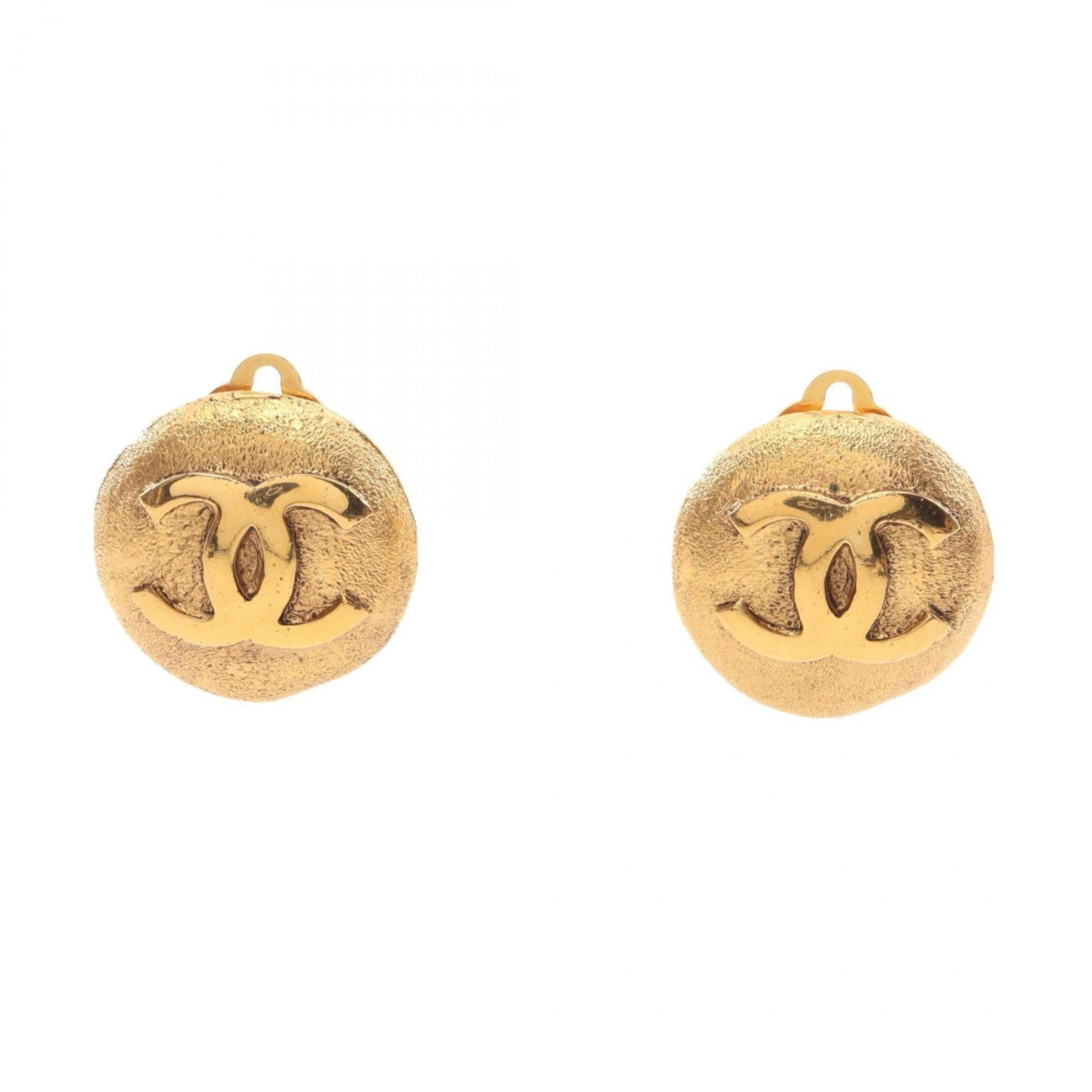 Plating Chanel Clip Earrings Gold: Plating Chanel Clip Earrings Gold This listing features Plating Chanel Clip Earrings Gold. Item specifics are provided below. Item Specifics: Brand: Chanel Type: Clip Earrings Gender: Women Material:
