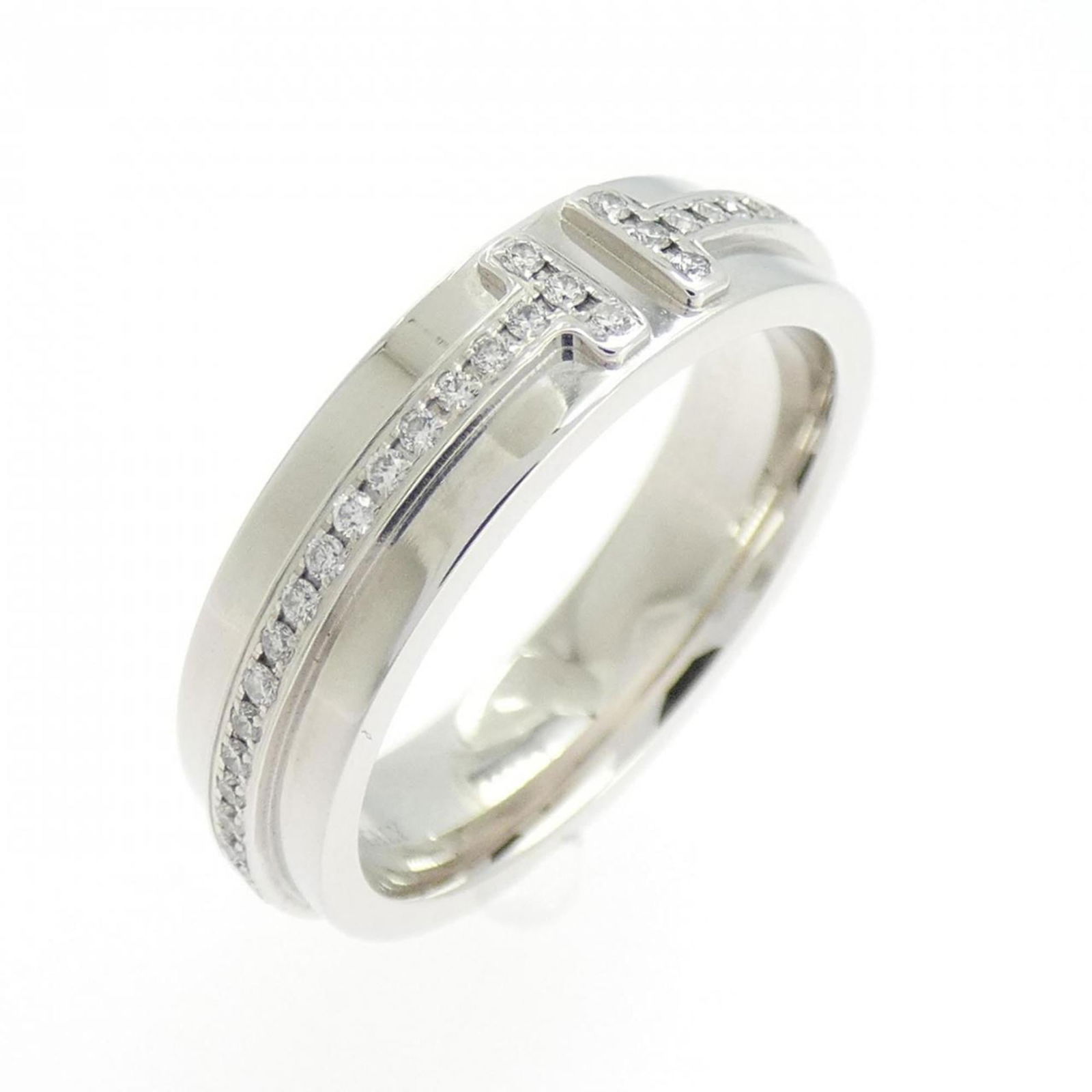 (18K) Tiffany Band Ring White Gold: (18K) Tiffany Band Ring White Gold This listing features (18K) Tiffany Band Ring White Gold. Item specifics are provided below. Item Specifics: Brand: Tiffany Type: Band Ring Gender: Women Material: W