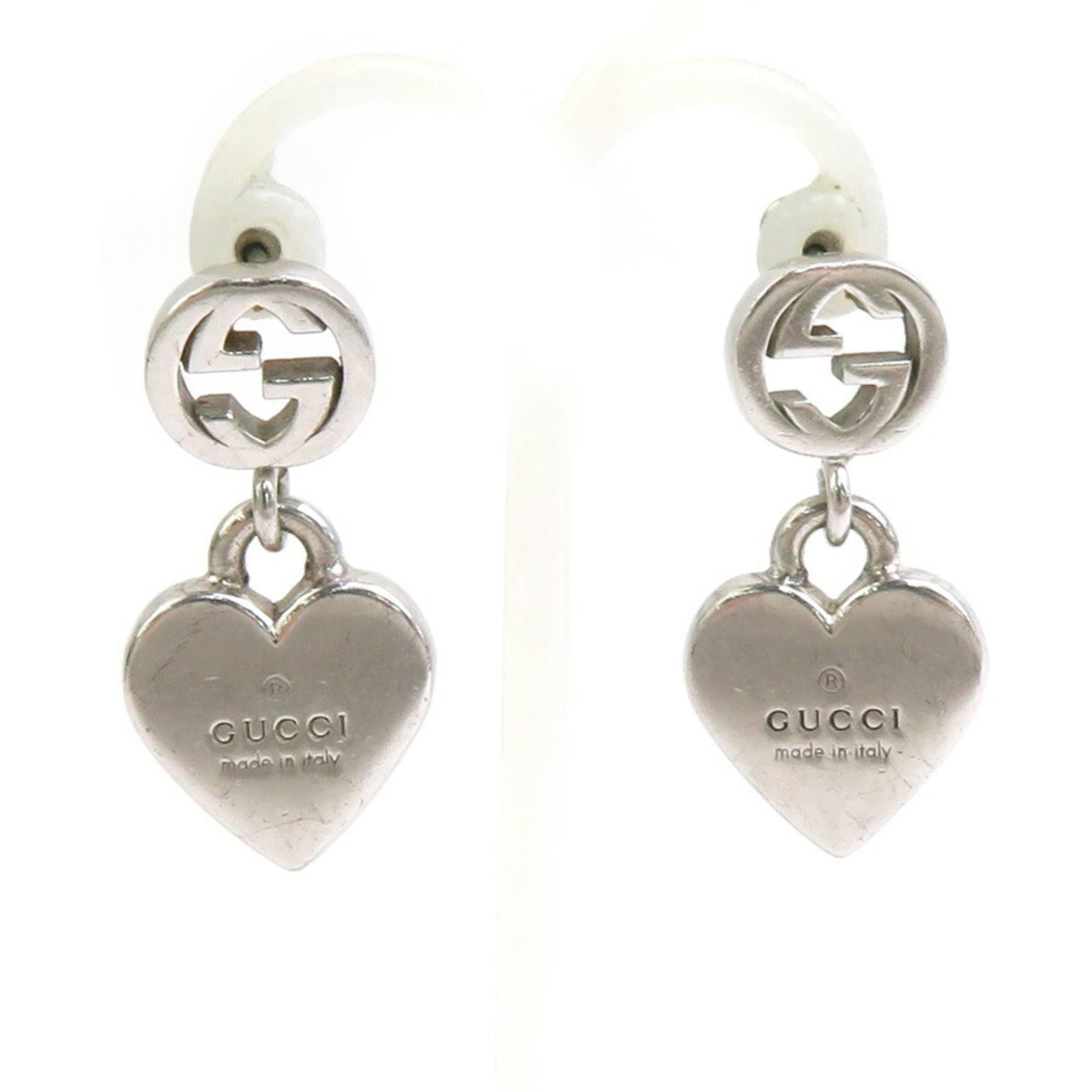 925 Gucci Stud Earrings Silver: 925 Gucci Stud Earrings Silver This listing features 925 Gucci Stud Earrings Silver. Item specifics are provided below. Item Specifics: Brand: Gucci Type: Stud Earrings Gender: Women Material: Silver