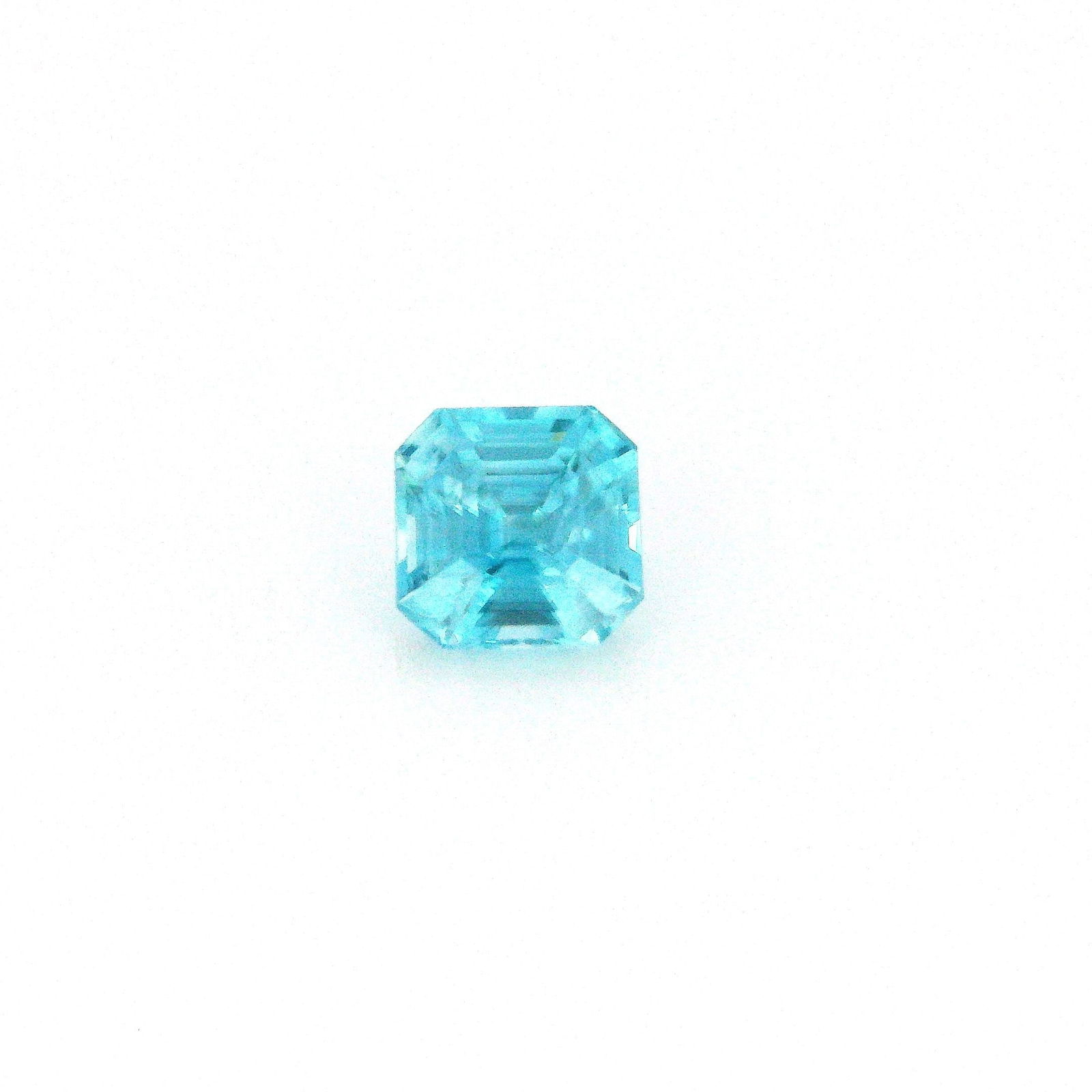 Loose Zircon Gemstone - GSI Octagonal 1.73ct Blue SI: Loose Zircon Gemstone - GSI Octagonal 1.73ct Blue SI This listing features Loose Zircon Gemstone - GSI Octagonal 1.73ct Blue SI. Item specifics are provided below. Item Specifics: Type: Zircon Carat: