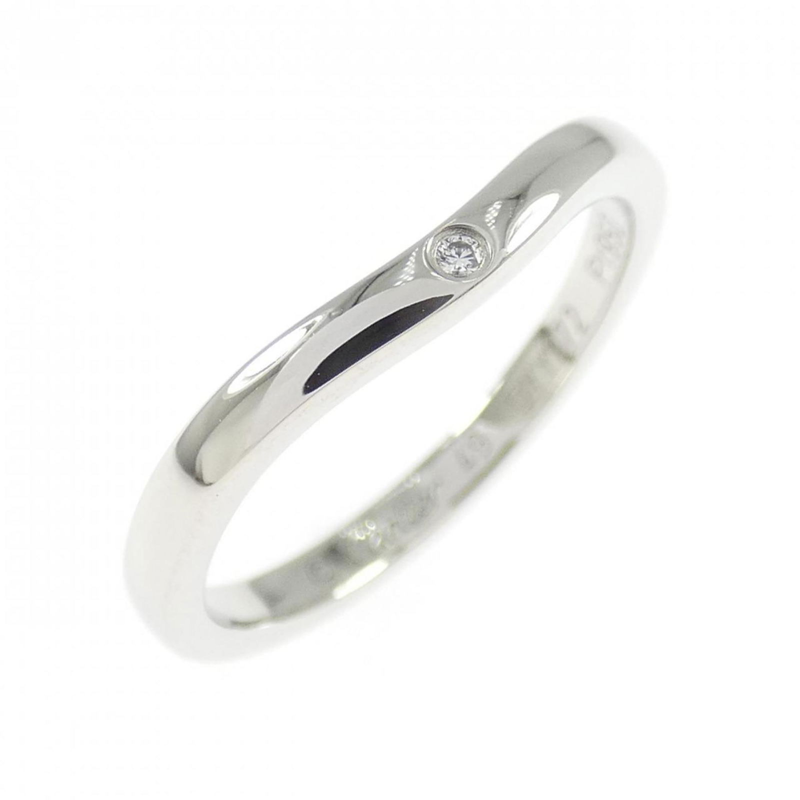 950 Cartier Band Ring Platinum: 950 Cartier Band Ring Platinum This listing features 950 Cartier Band Ring Platinum. Item specifics are provided below. Item Specifics: Brand: Cartier Type: Band Ring Gender: Women Material: Platinum