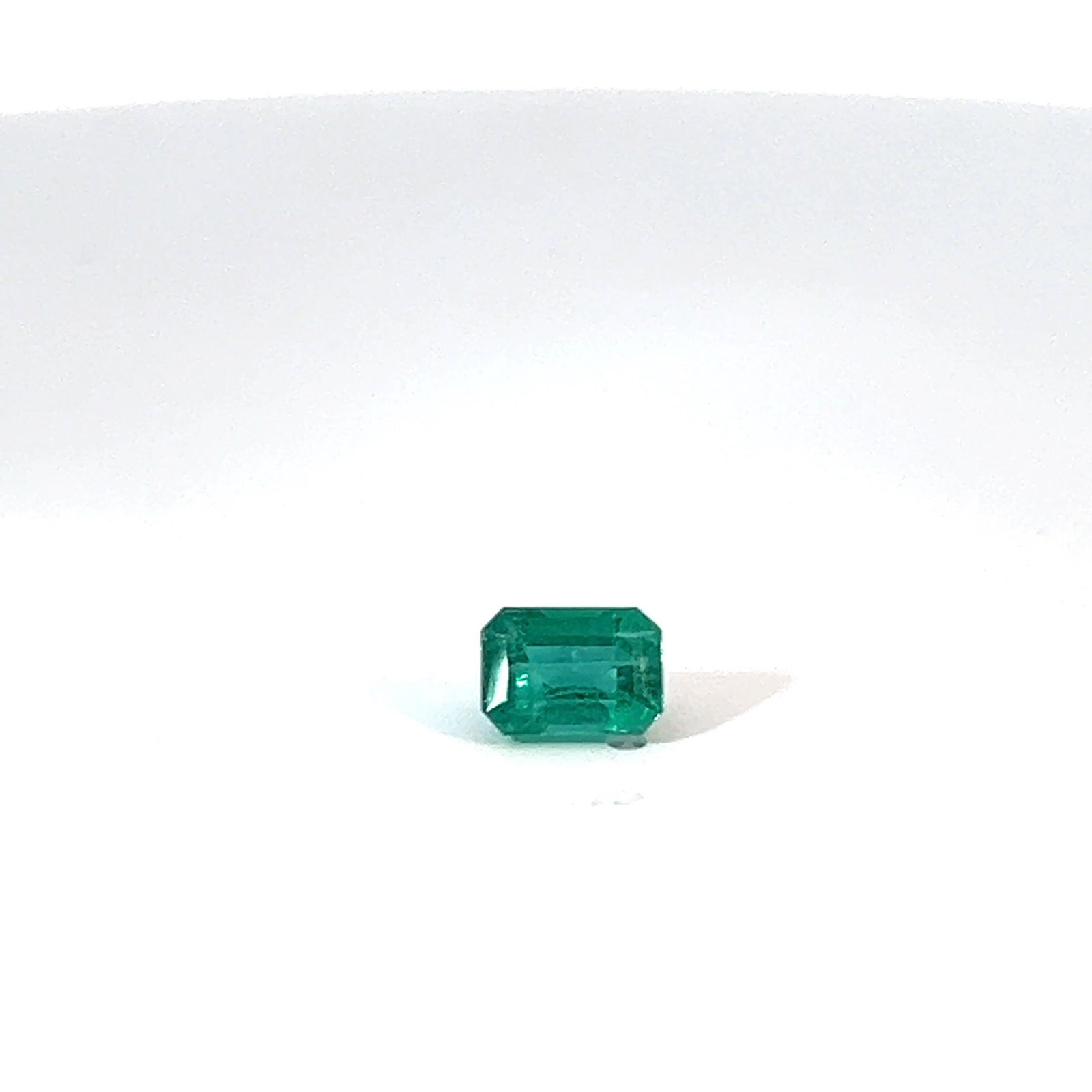 Loose Emerald Gemstone - Emerald 1.24ct Green SI: Loose Emerald Gemstone - Emerald 1.24ct Green SI This listing features Loose Emerald Gemstone - Emerald 1.24ct Green SI. Item specifics are provided below. Item Specifics: Type: Emerald Carat: 1.24 Cu