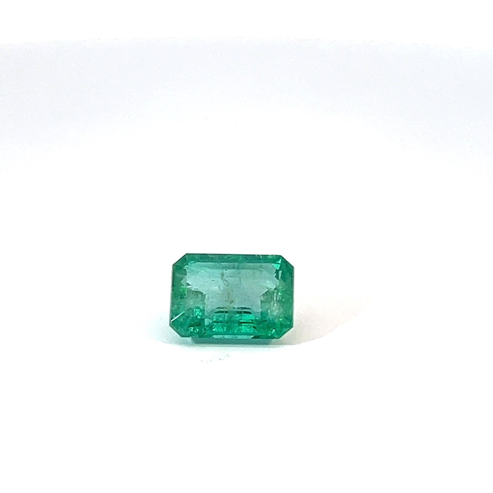 Loose Emerald Gemstone - Emerald 3.35ct Green SI: Loose Emerald Gemstone - Emerald 3.35ct Green SI This listing features Loose Emerald Gemstone - Emerald 3.35ct Green SI. Item specifics are provided below. Item Specifics: Type: Emerald Carat: 3.35 Cu