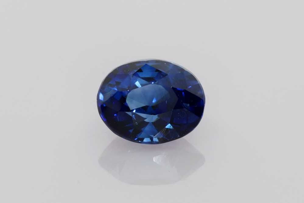 Loose Sapphire Gemstone - Oval 2.38ct Blue EC: Loose Sapphire Gemstone - Oval 2.38ct Blue EC This listing features Loose Sapphire Gemstone - Oval 2.38ct Blue EC. Item specifics are provided below. Item Specifics: Type: Sapphire Carat: 2.38 Cut: Fa