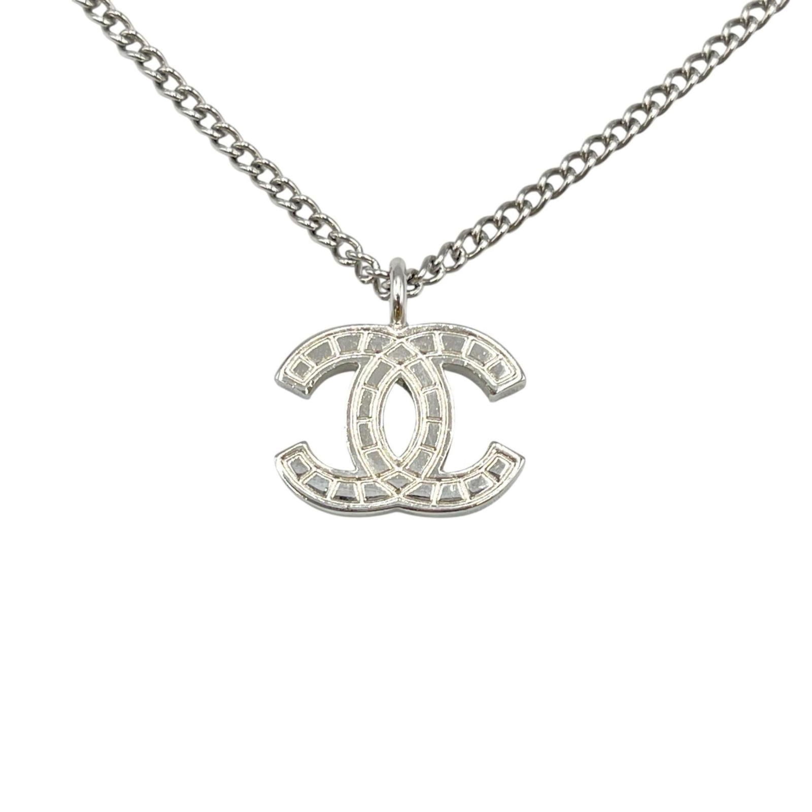 Women Chanel Coco Mark Metal Necklace in Silver Hardware for (1 of 7)