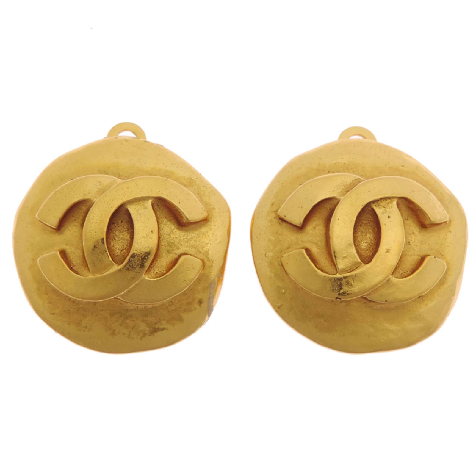 Plating Chanel Clip Earrings Gold: Plating Chanel Clip Earrings Gold This listing features Plating Chanel Clip Earrings Gold. Item specifics are provided below. Item Specifics: Brand: Chanel Type: Clip Earrings Gender: Women Material: