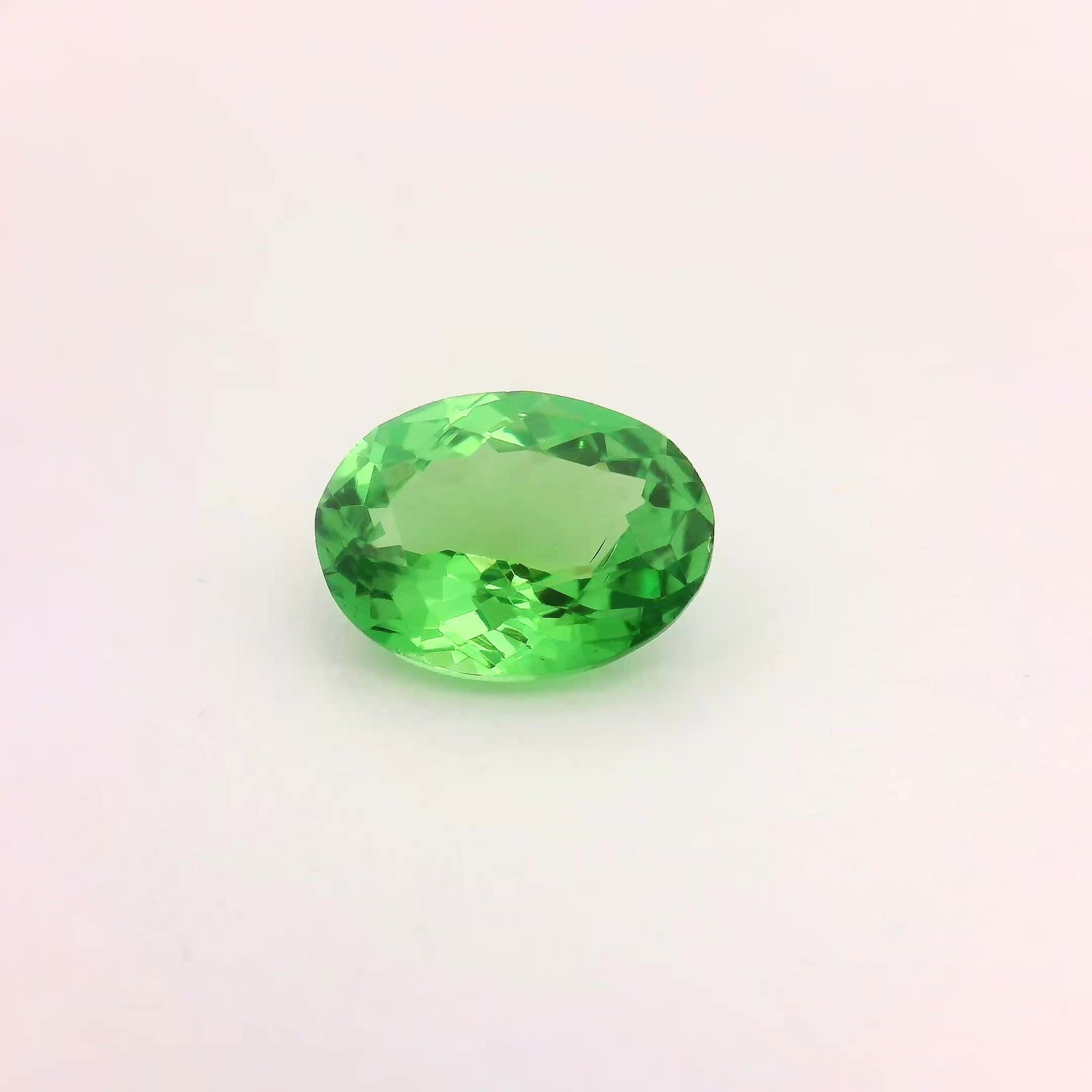 Loose Garnet Gemstone - GSI Oval 1.82ct Green SI: Loose Garnet Gemstone - GSI Oval 1.82ct Green SI This listing features Loose Garnet Gemstone - GSI Oval 1.82ct Green SI. Item specifics are provided below. Item Specifics: Type: Garnet Carat: 1.82