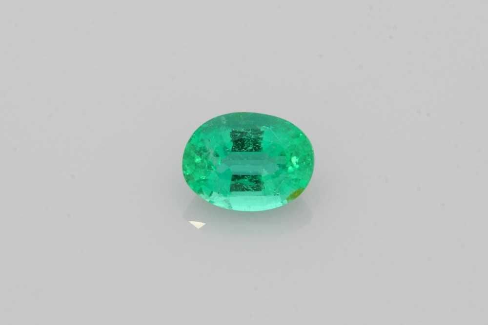 Loose Emerald Gemstone - GIA Oval 1.33ct Green EC: Loose Emerald Gemstone - GIA Oval 1.33ct Green EC This listing features Loose Emerald Gemstone - GIA Oval 1.33ct Green EC. Item specifics are provided below. Item Specifics: Type: Emerald Carat: 1.33