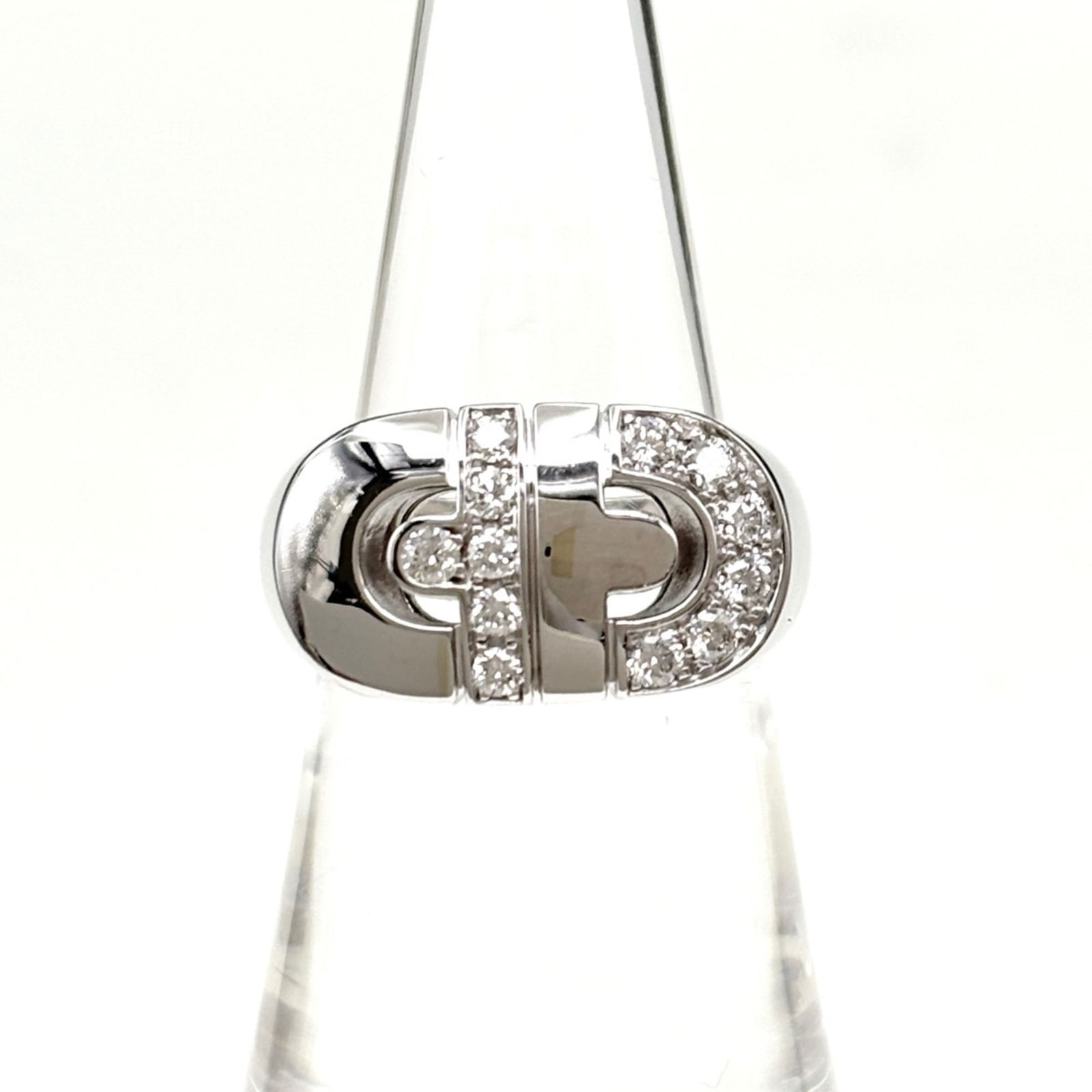 (18K) Bvlgari Band Ring White Gold: (18K) Bvlgari Band Ring White Gold This listing features (18K) Bvlgari Band Ring White Gold. Item specifics are provided below. Item Specifics: Brand: Bvlgari Type: Band Ring Gender: Women Material: W