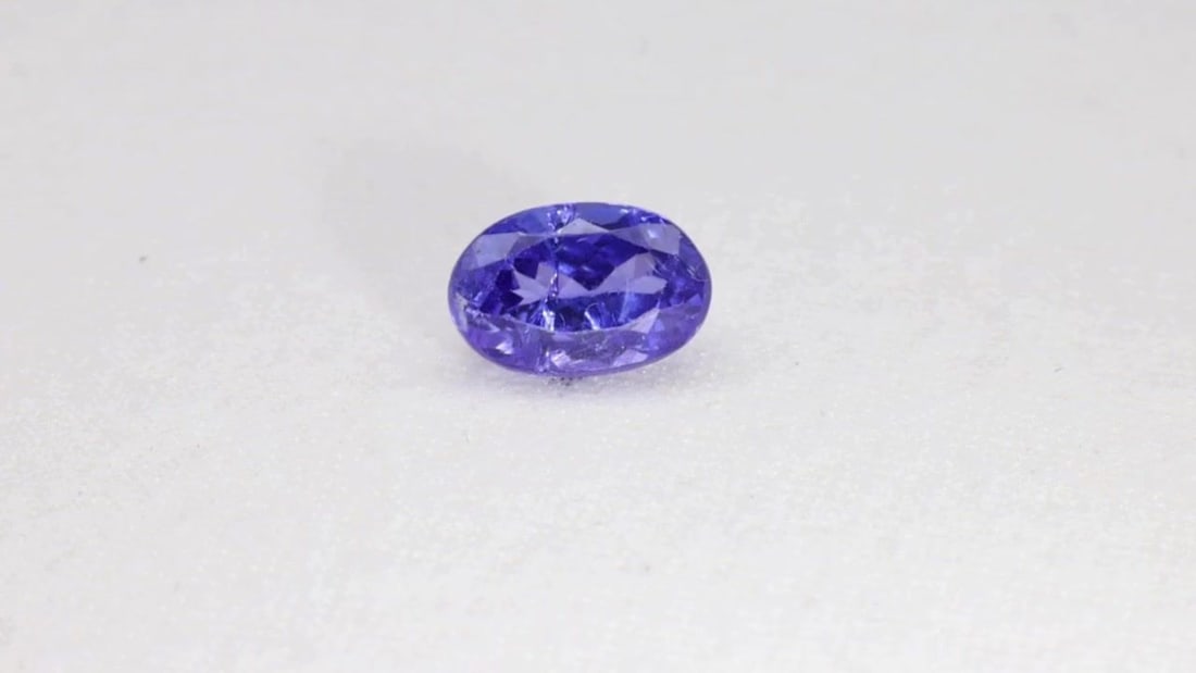Loose Tanzanite Gemstone - IGI Oval 2.49ct Blue SI: Loose Tanzanite Gemstone - IGI Oval 2.49ct Blue SI This listing features Loose Tanzanite Gemstone - IGI Oval 2.49ct Blue SI. Item specifics are provided below. Item Specifics: Type: Tanzanite Carat: 2
