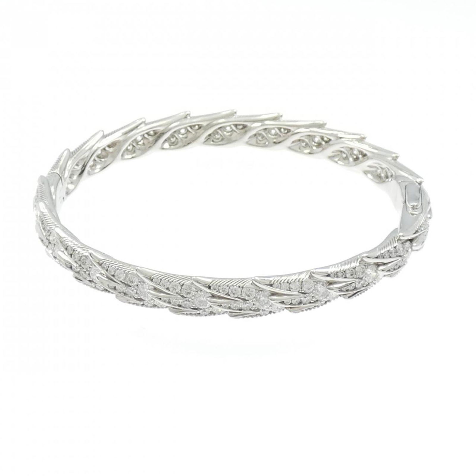 950 Tiffany Bangle Platinum: 950 Tiffany Bangle Platinum This listing features 950 Tiffany Bangle Platinum. Item specifics are provided below. Item Specifics: Brand: Tiffany Type: Bangle Gender: Women Material: Platinum 950