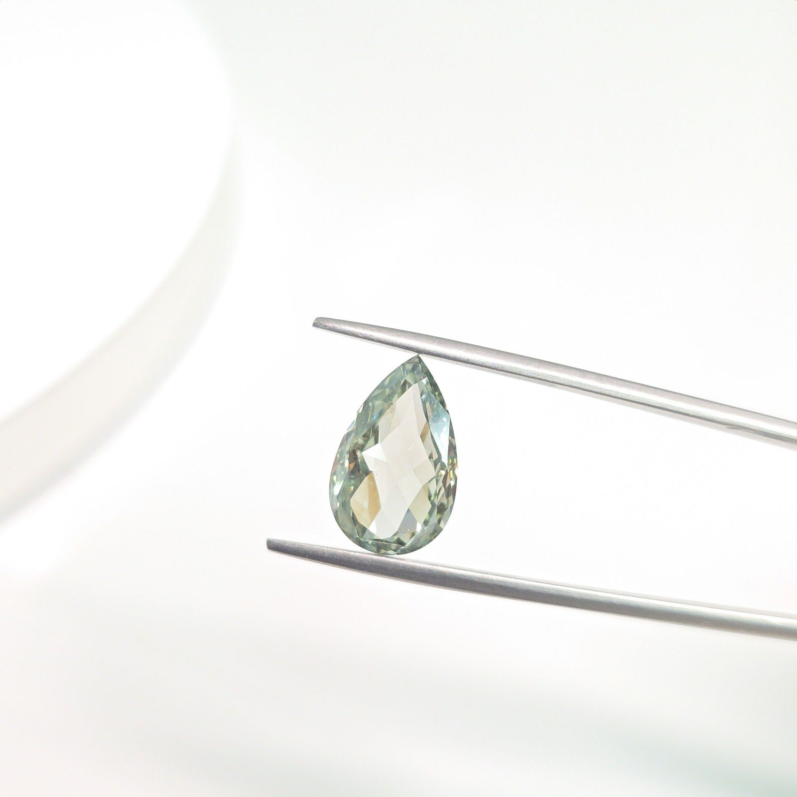 Loose Lab Diamond - IGI Pear 4.94ct Fancy Intense Green VS2: Loose Lab Diamond - IGI Pear 4.94ct Fancy Intense Green VS2 This listing features Loose Lab Diamond - IGI Pear 4.94ct Fancy Intense Green VS2. Item specifics are provided below. Item Specifics: