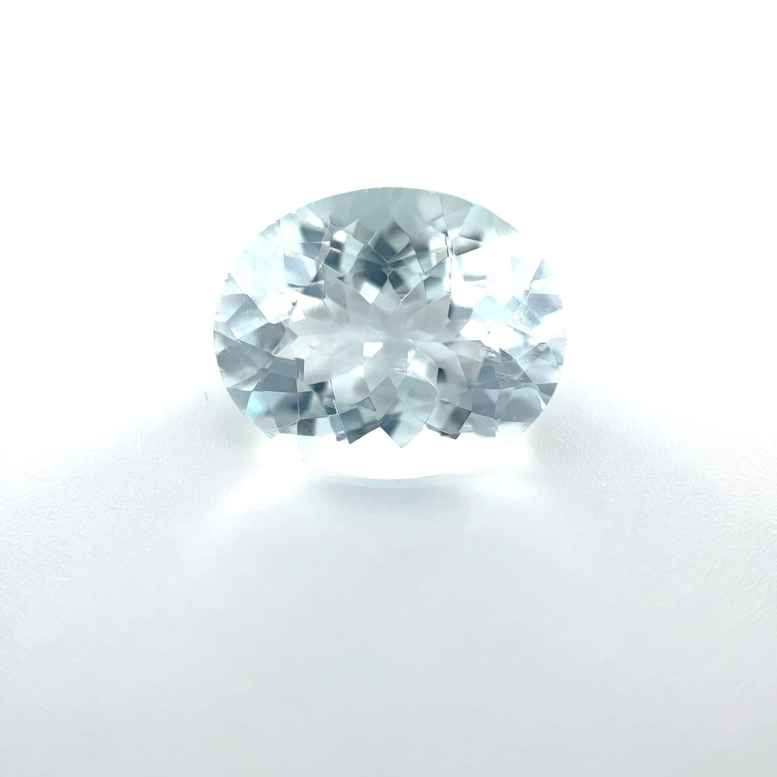 Loose Aquamarine Gemstone - Oval 3.3ct Blue EC: Loose Aquamarine Gemstone - Oval 3.3ct Blue EC This listing features Loose Aquamarine Gemstone - Oval 3.3ct Blue EC. Item specifics are provided below. Item Specifics: Type: Aquamarine Carat: 3.3 Cut: