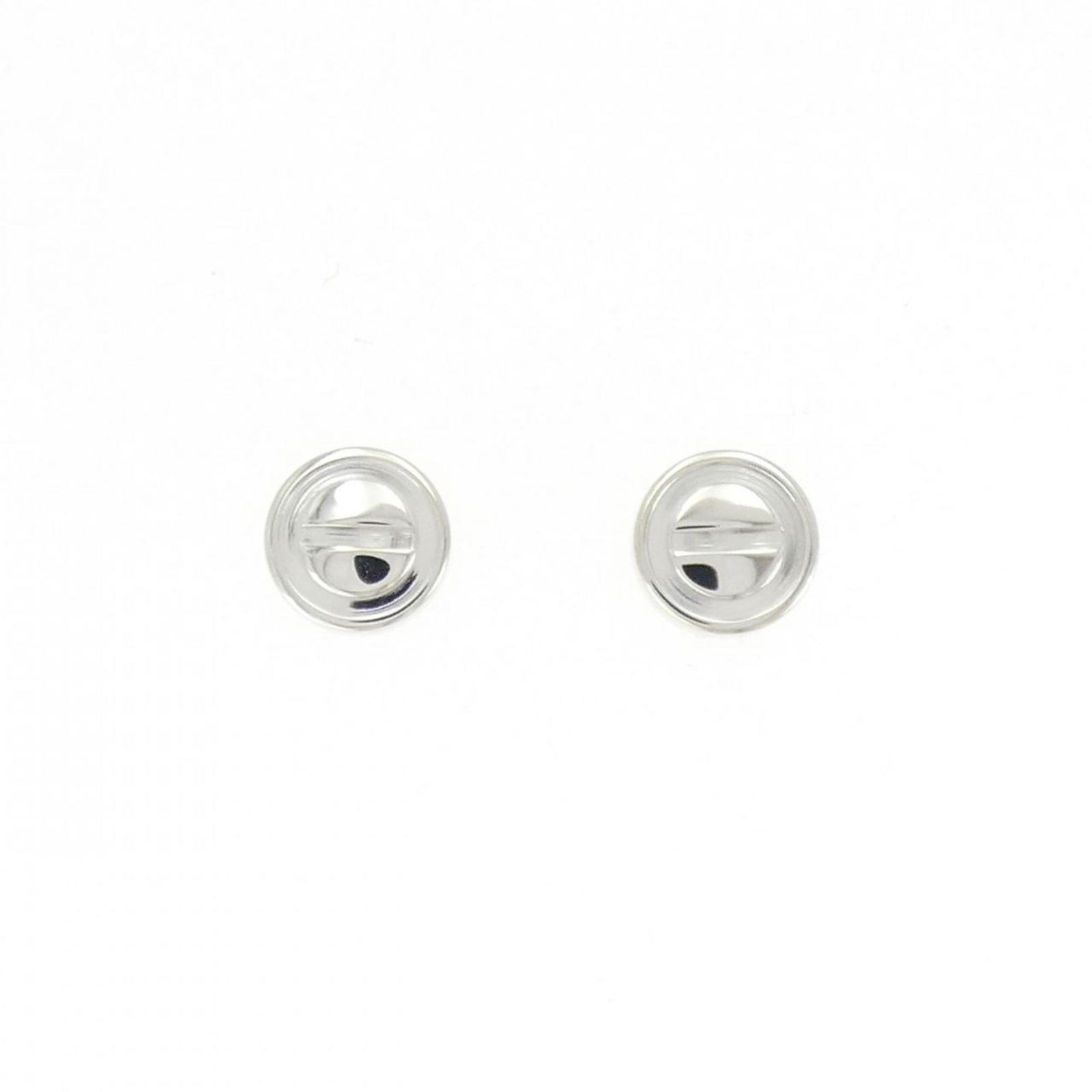 (18K) Cartier Stud Earrings White Gold: (18K) Cartier Stud Earrings White Gold This listing features (18K) Cartier Stud Earrings White Gold. Item specifics are provided below. Item Specifics: Brand: Cartier Type: Stud Earrings Gender: