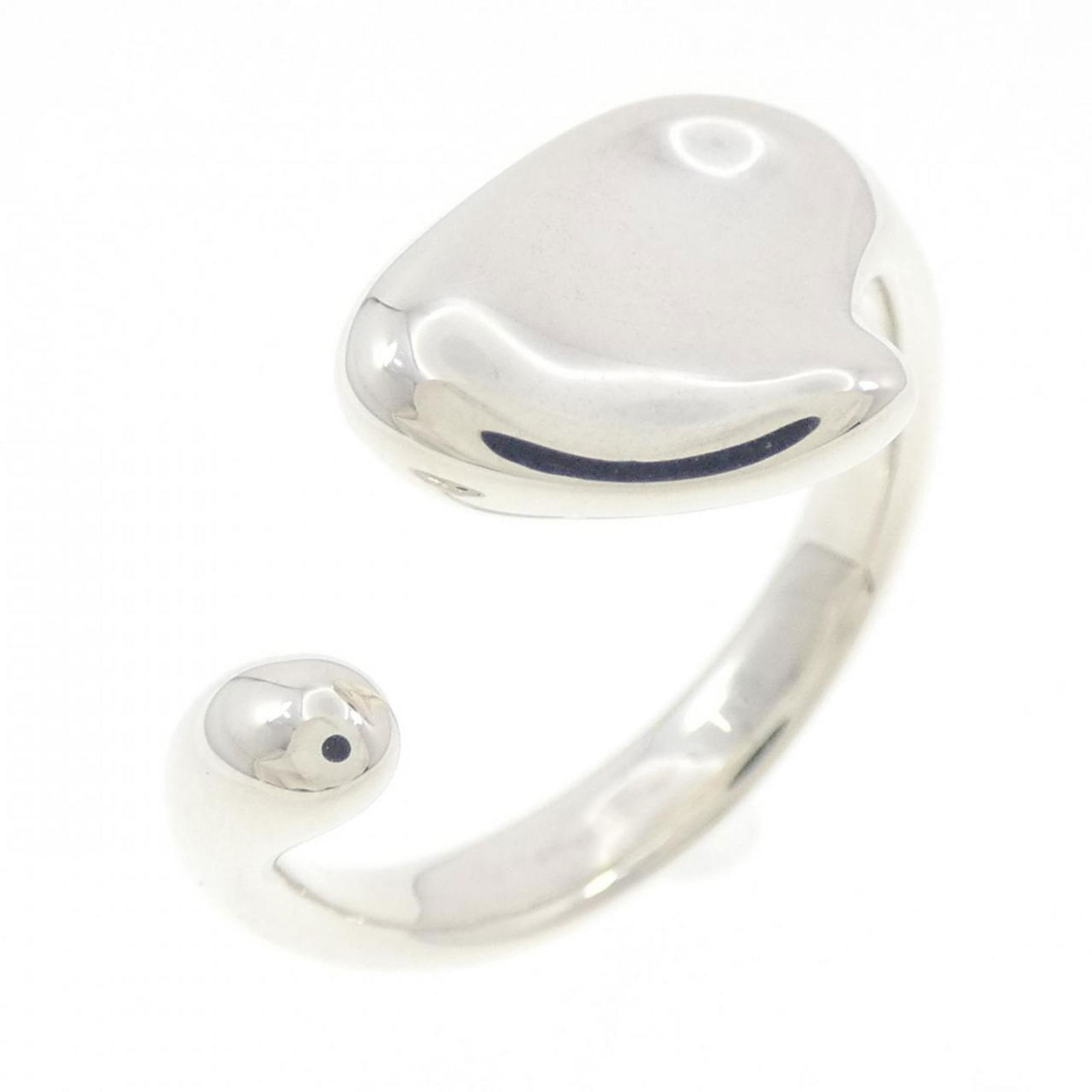 925 Tiffany Band Ring Silver: 925 Tiffany Band Ring Silver This listing features 925 Tiffany Band Ring Silver. Item specifics are provided below. Item Specifics: Brand: Tiffany Type: Band Ring Gender: Women Material: Silver 925 Us