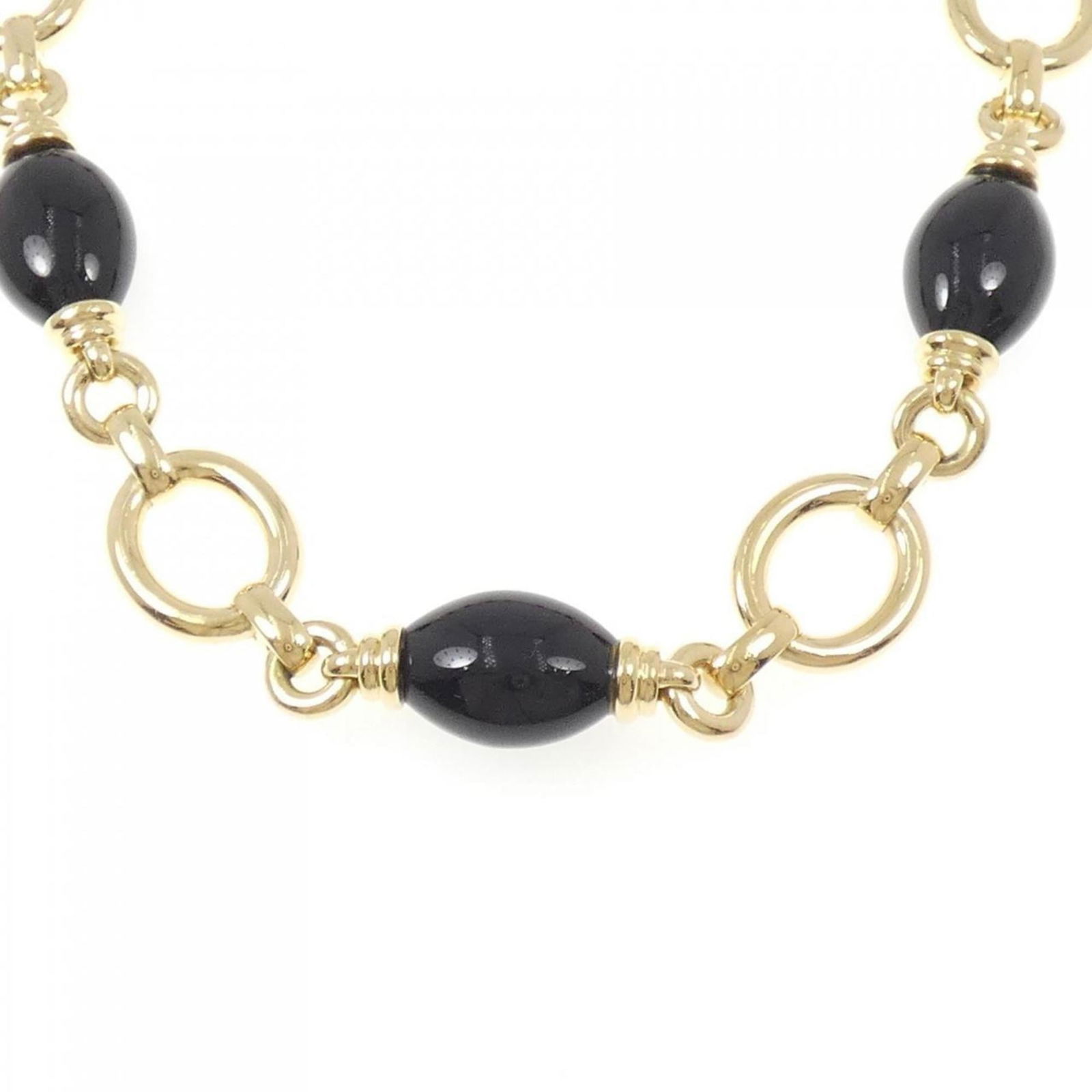 Necklace Chanel Onyx: Necklace Chanel Onyx This listing features Necklace Chanel Onyx. Item specifics are provided below. Item Specifics: Brand: Chanel Necklace Type: Necklace Gender: Women,Men Material: Yellow Gold (18K)